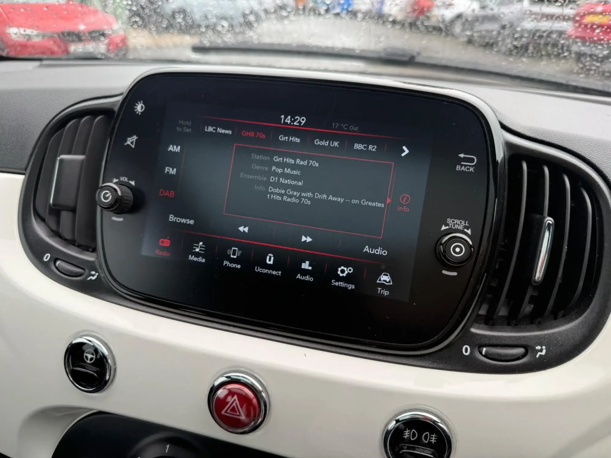 Fiat 500 Hybrid Image 16