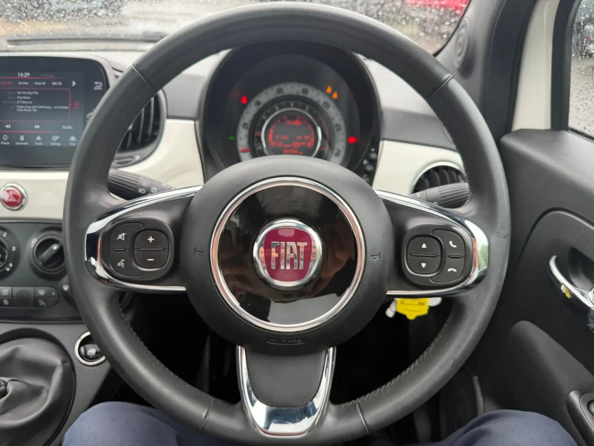 Fiat 500 Hybrid Image 18