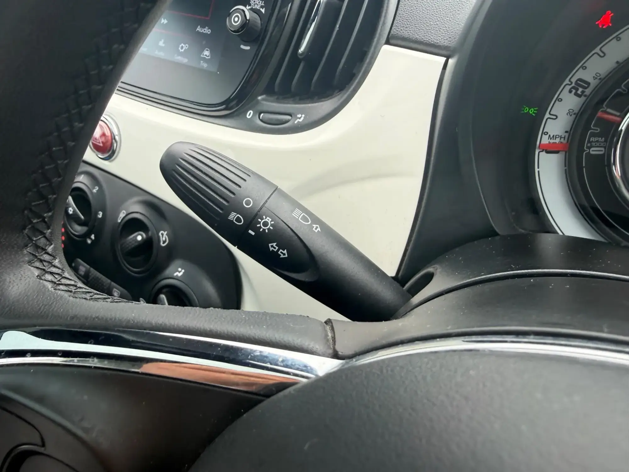 Fiat 500 Hybrid Image 22