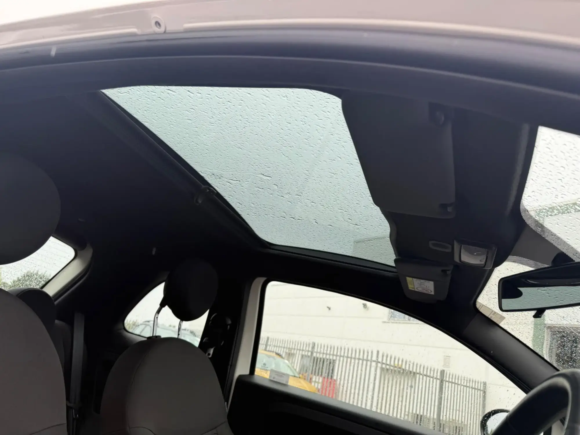 Fiat 500 Hybrid Image 25