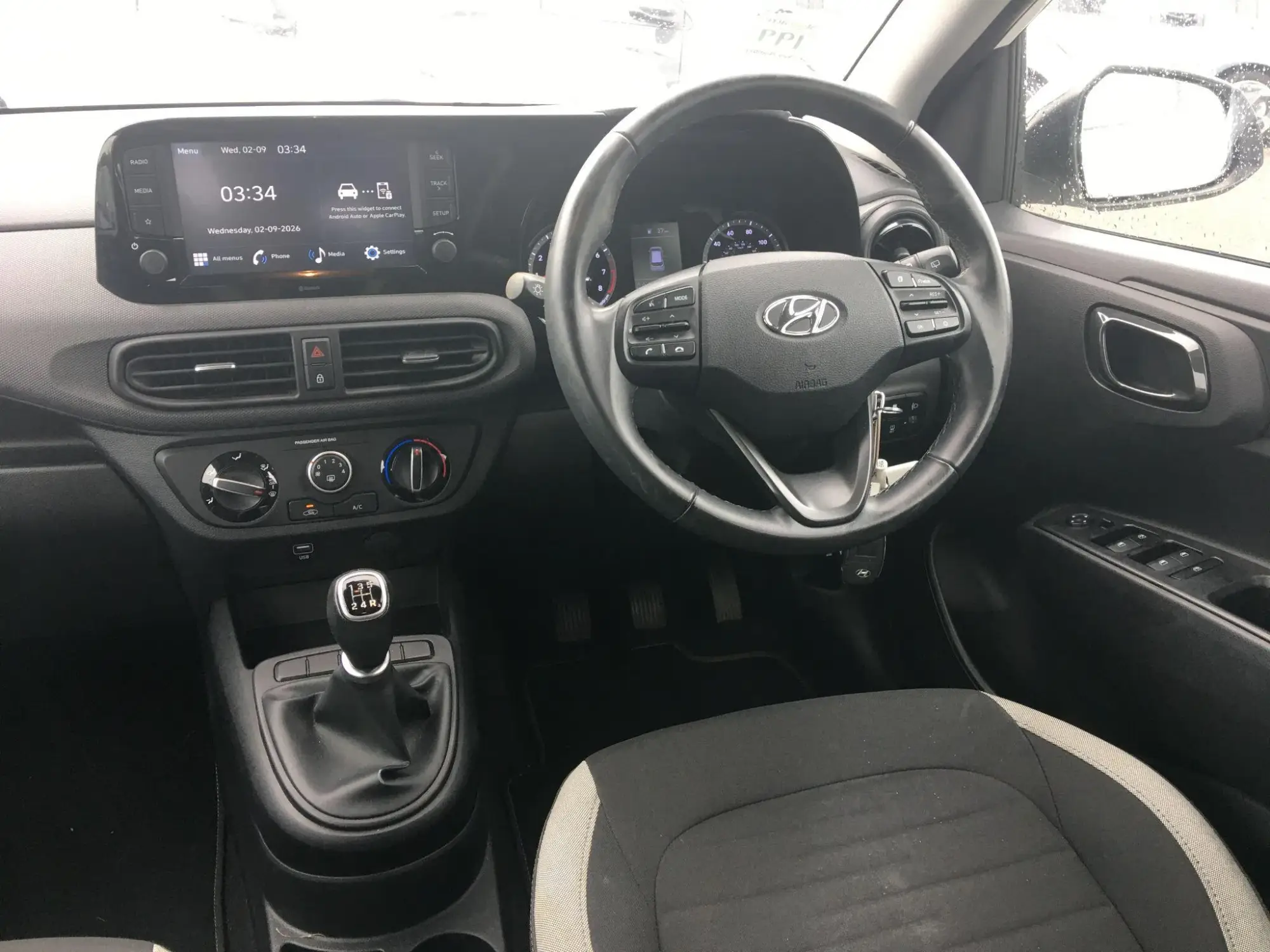 Hyundai i10 Image 12