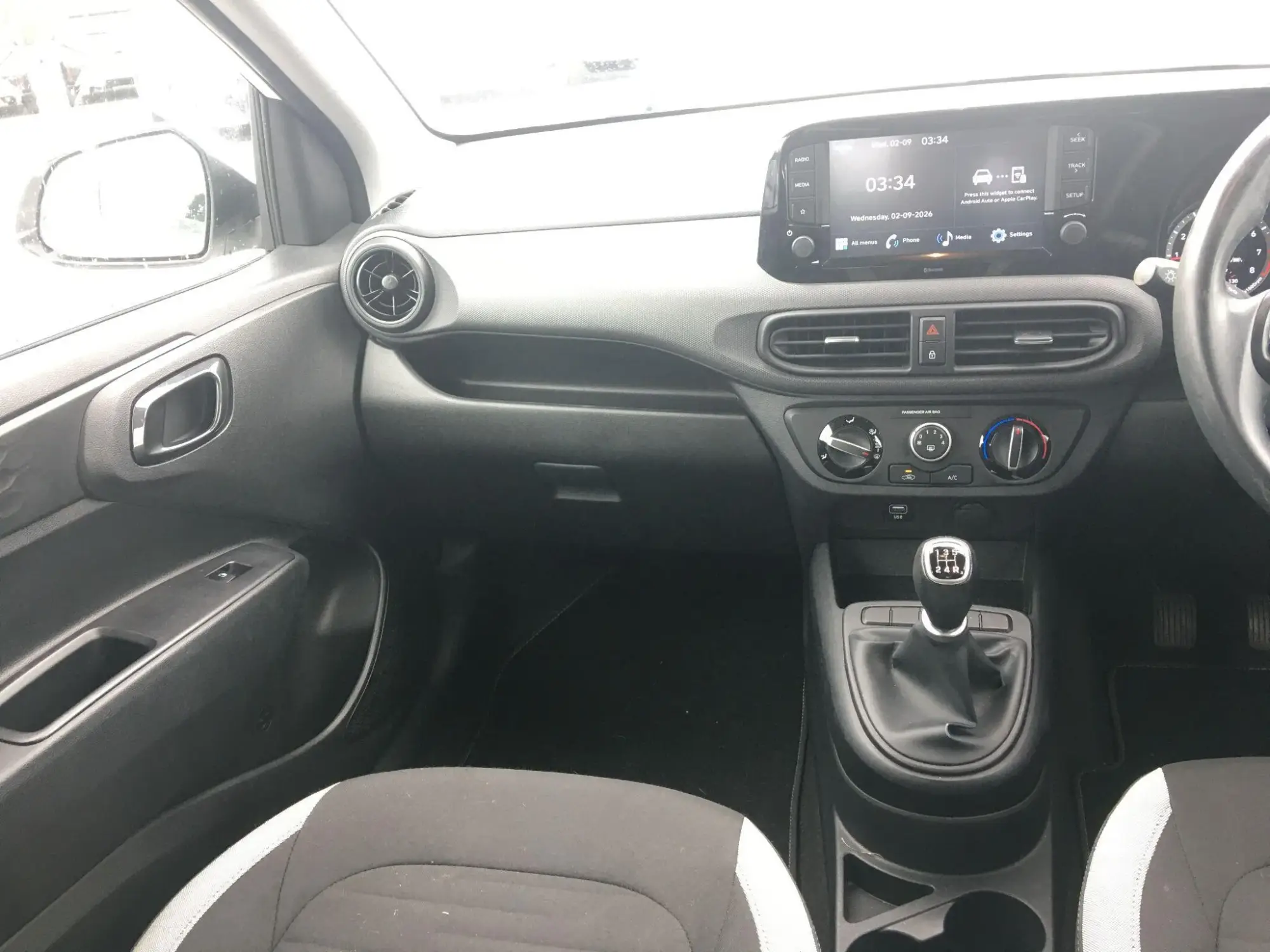 Hyundai i10 Image 13