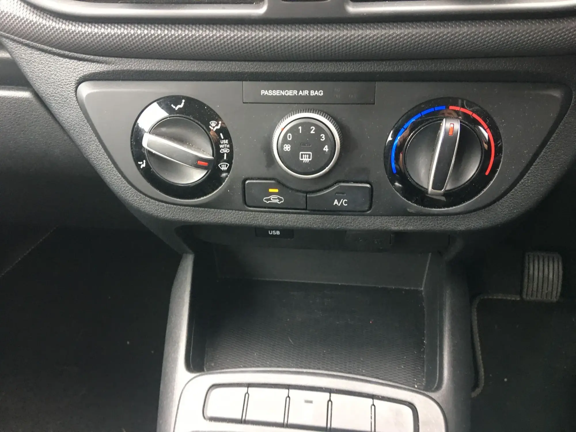 Hyundai i10 Image 24