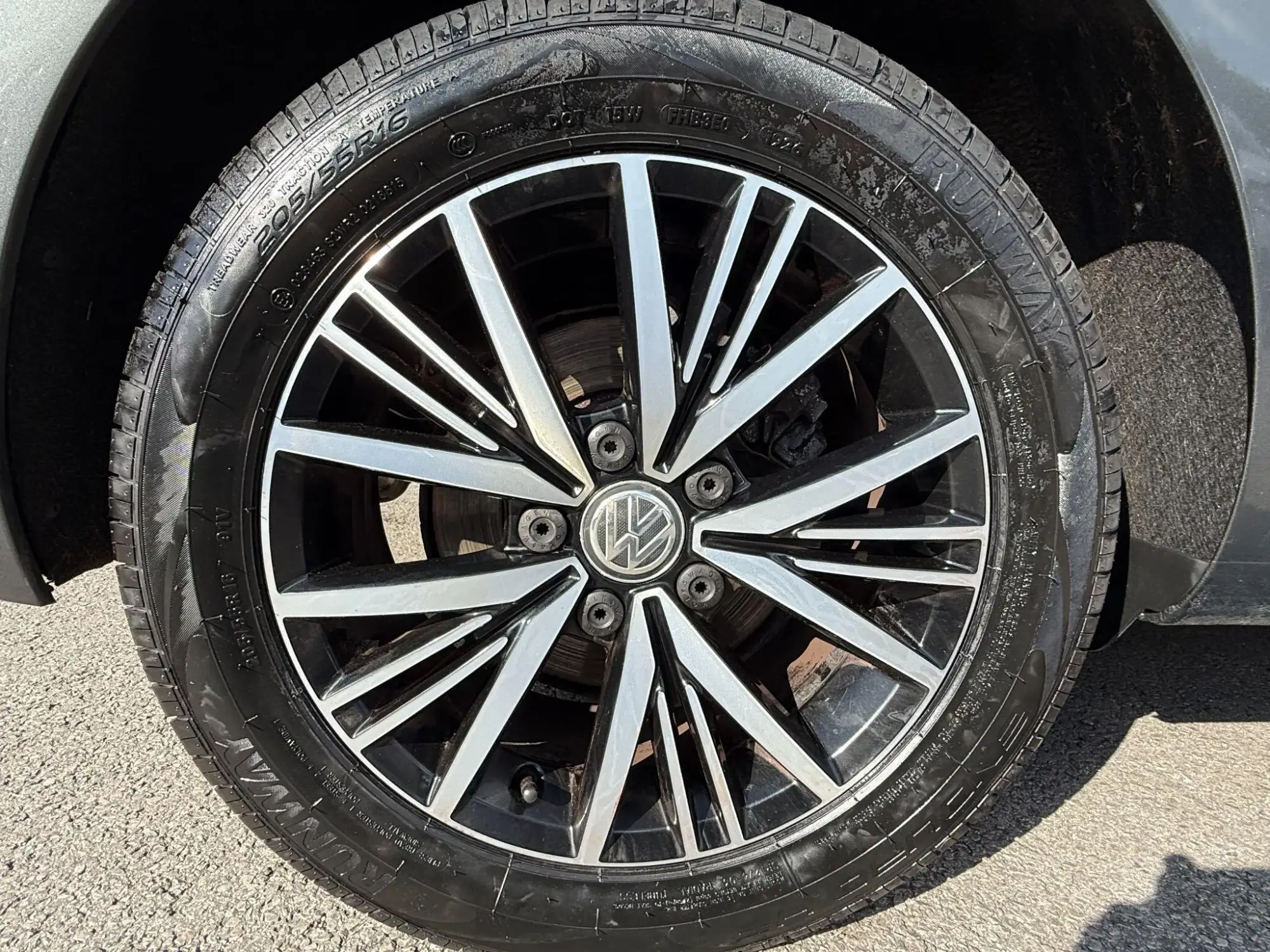 Volkswagen Golf Image 10