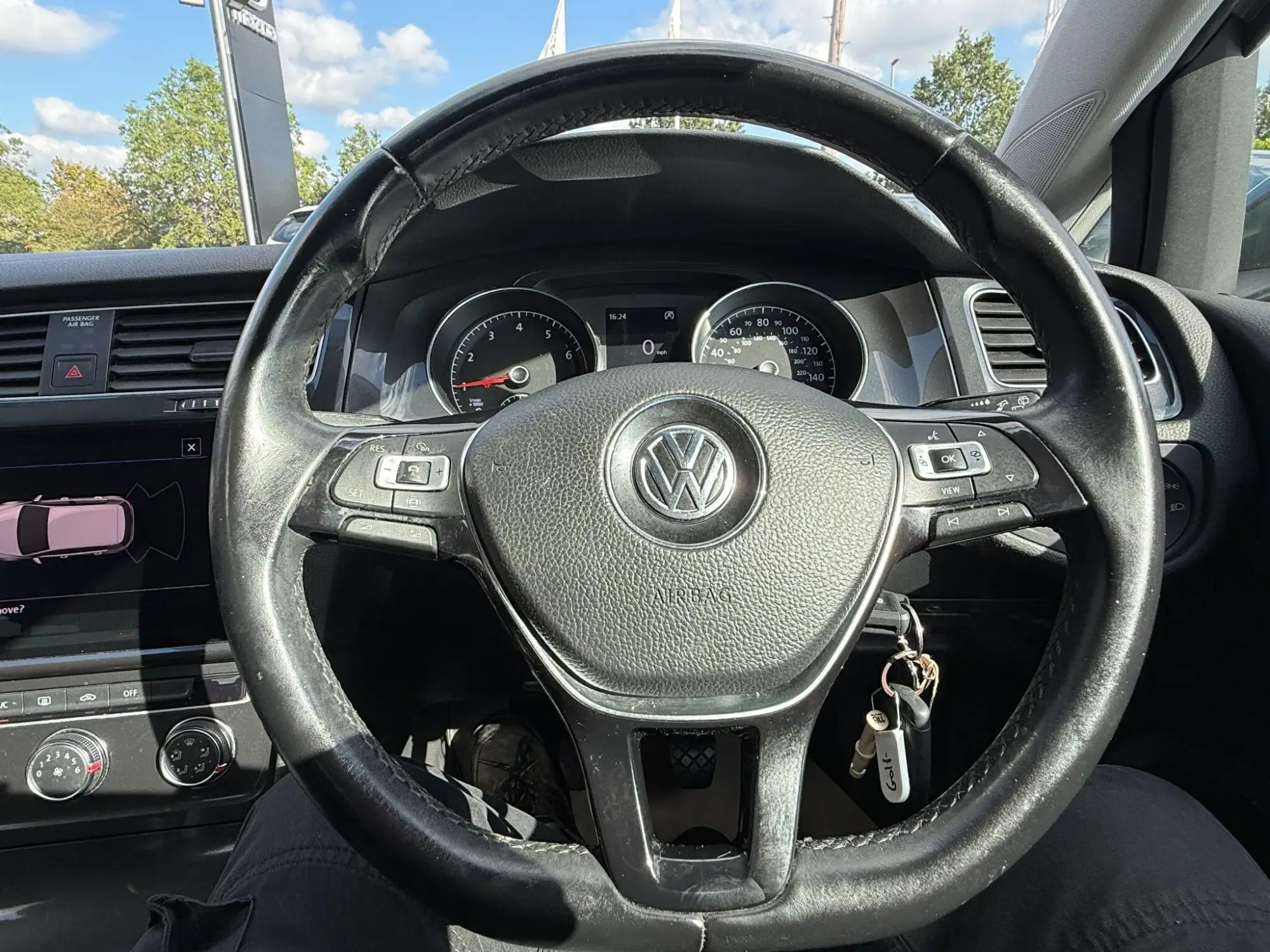 Volkswagen Golf Image 15