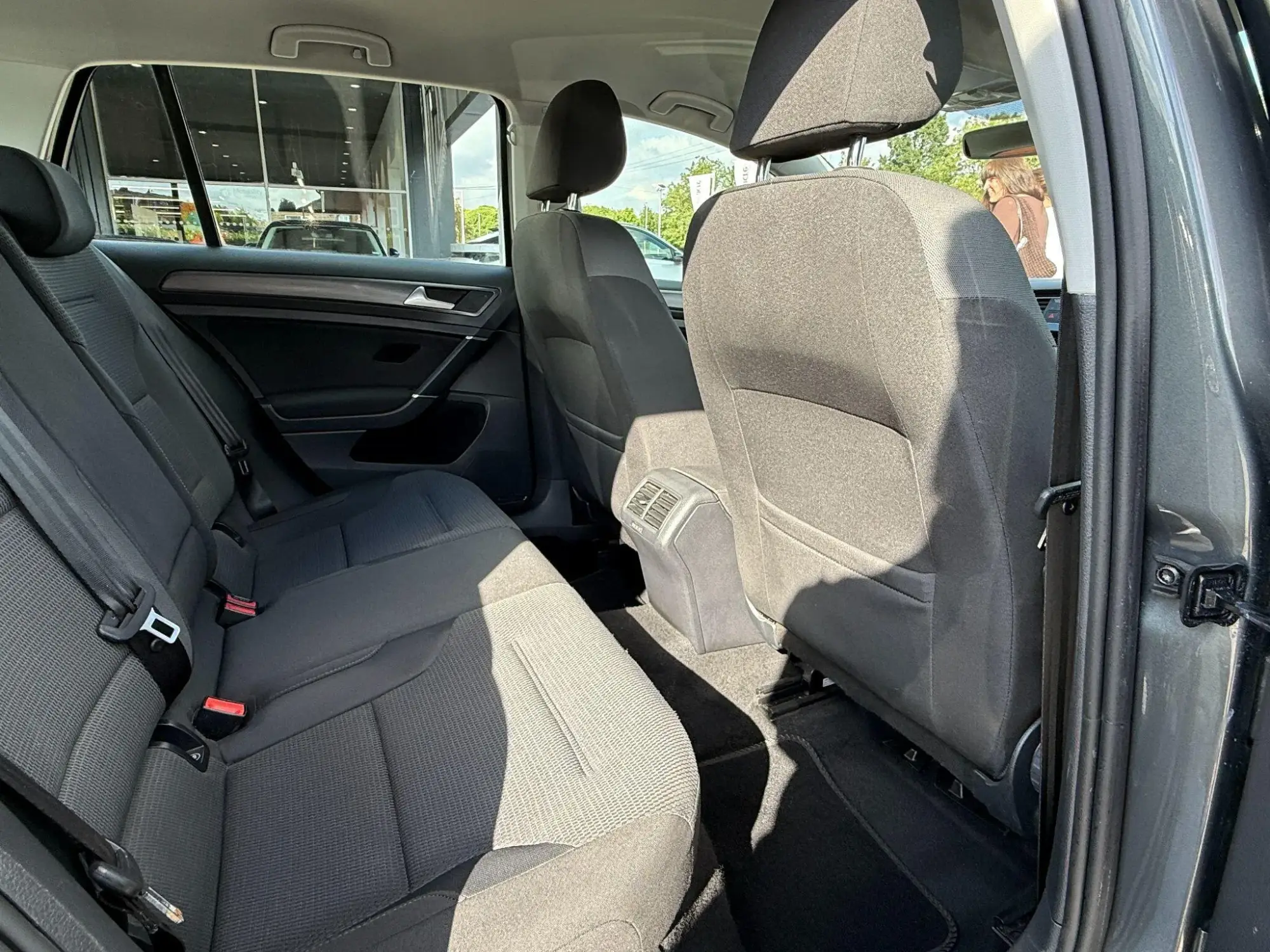 Volkswagen Golf Image 20