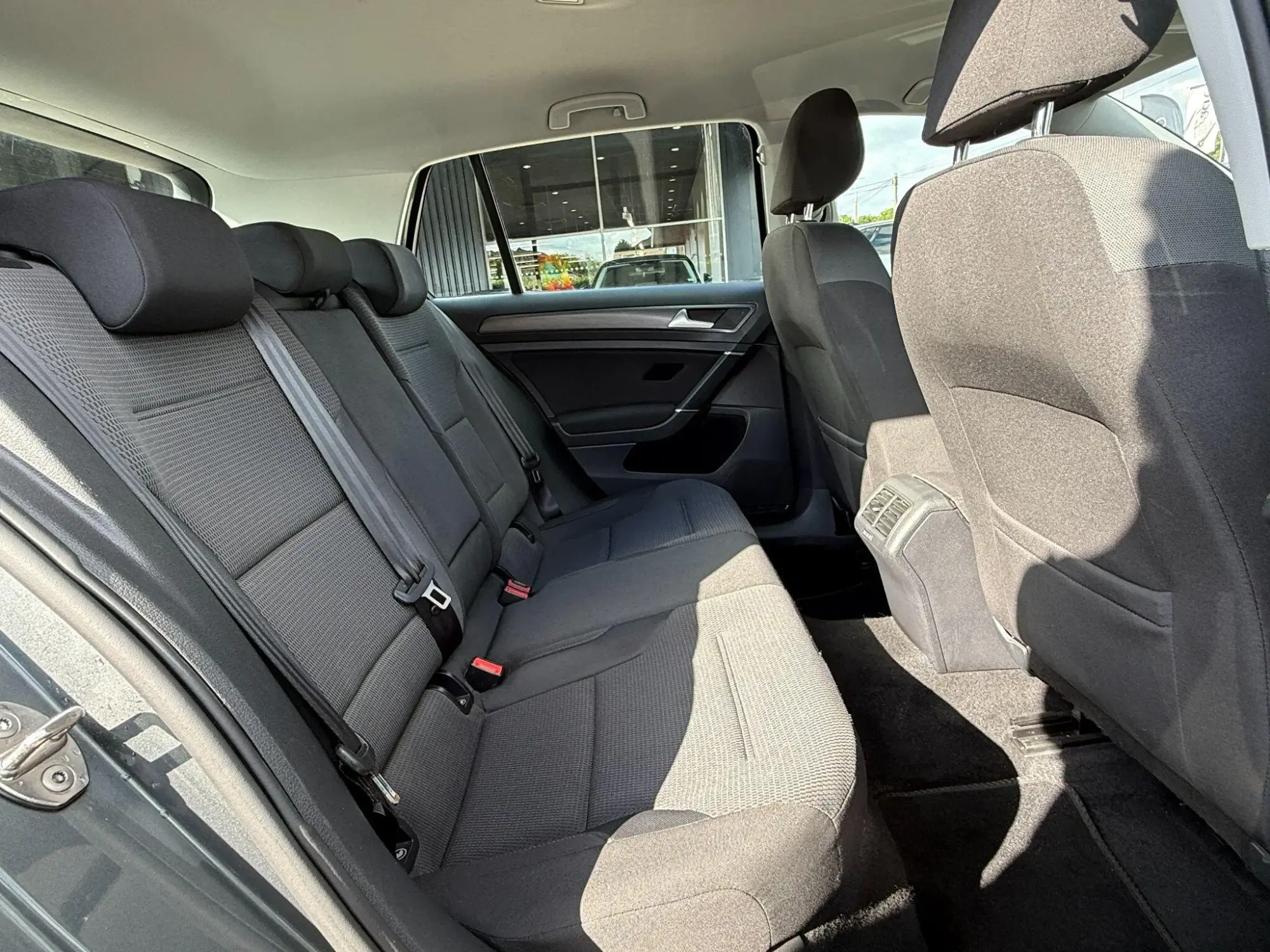 Volkswagen Golf Image 21
