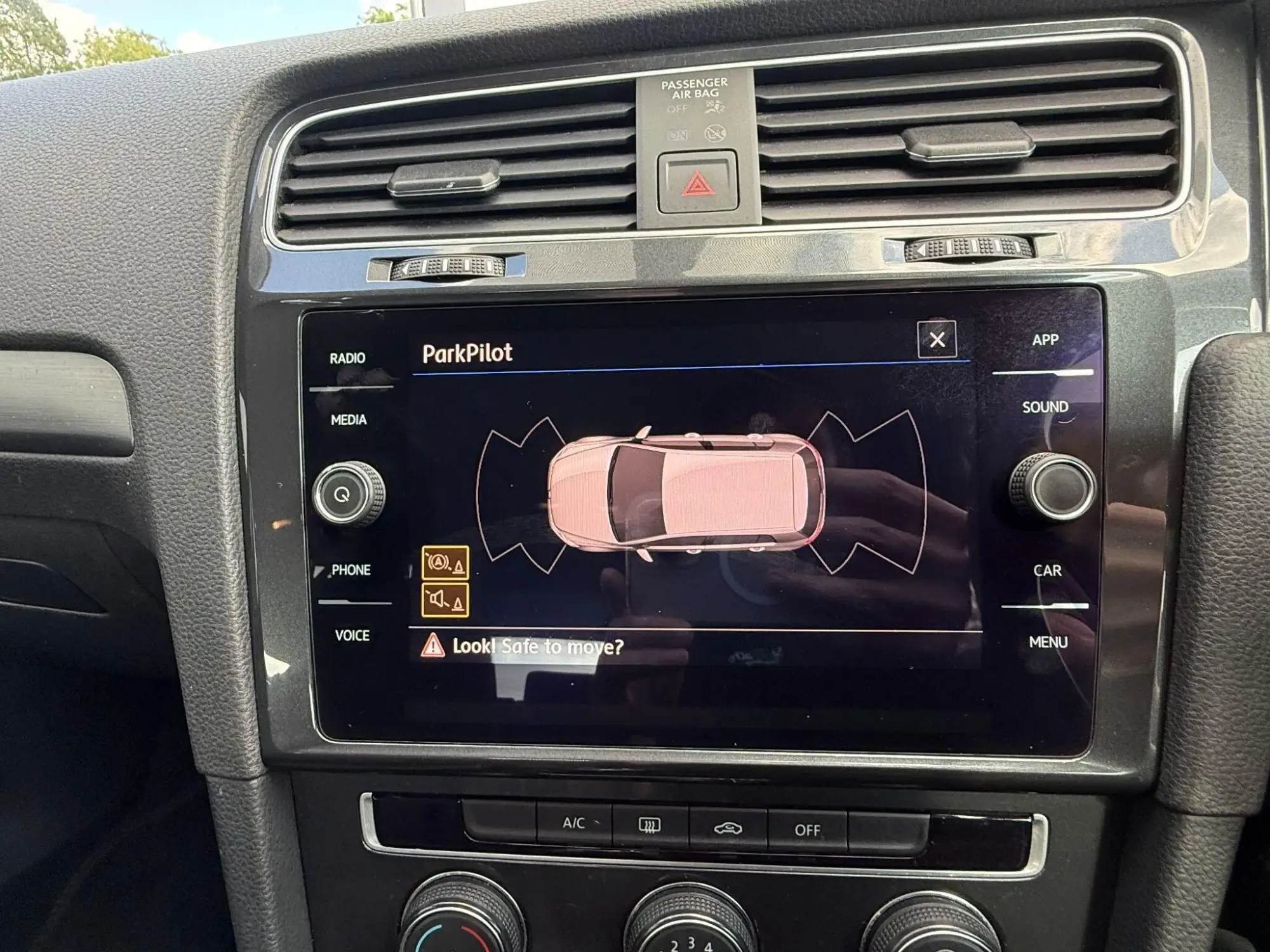 Volkswagen Golf Image 27