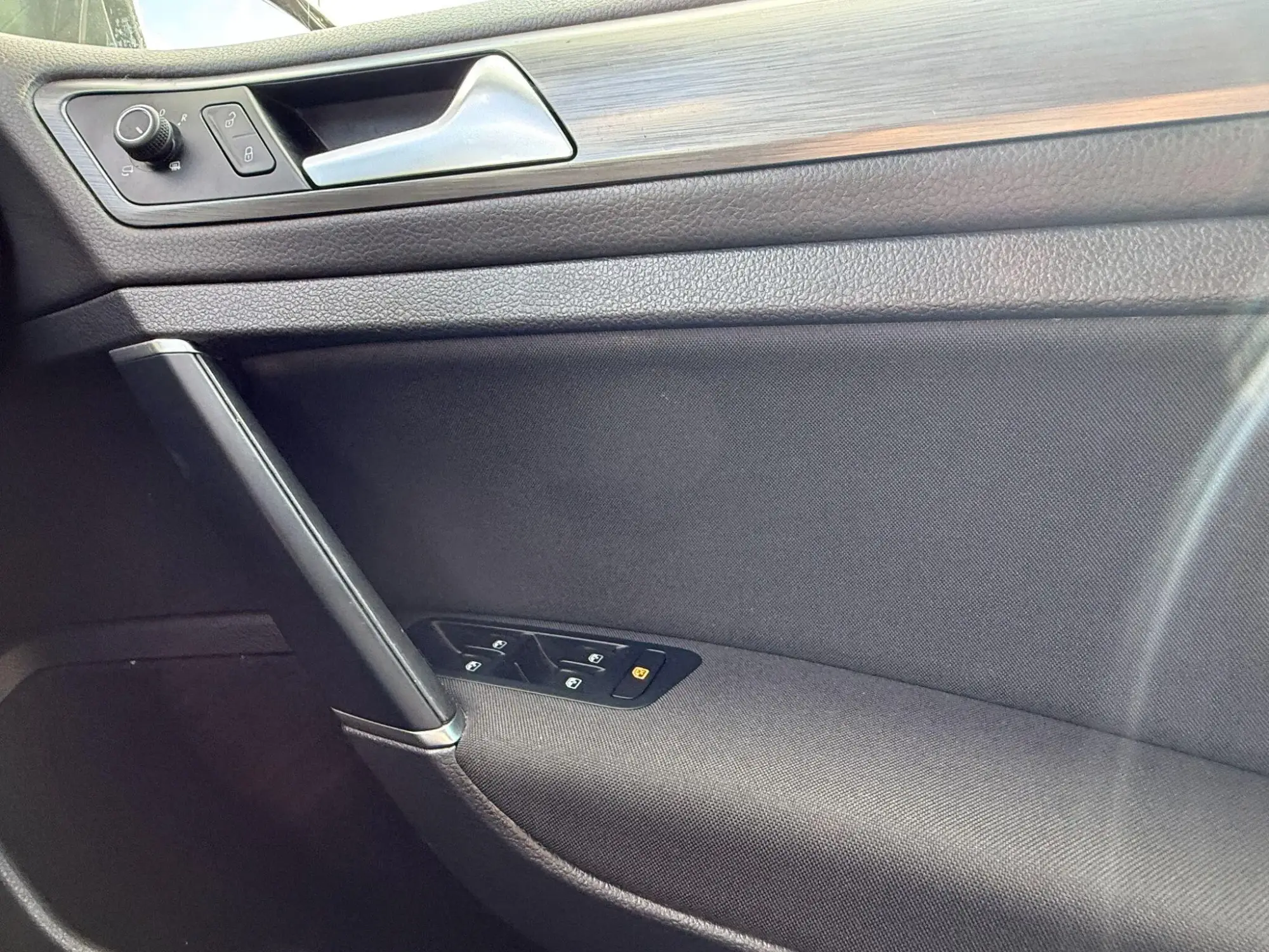 Volkswagen Golf Image 30