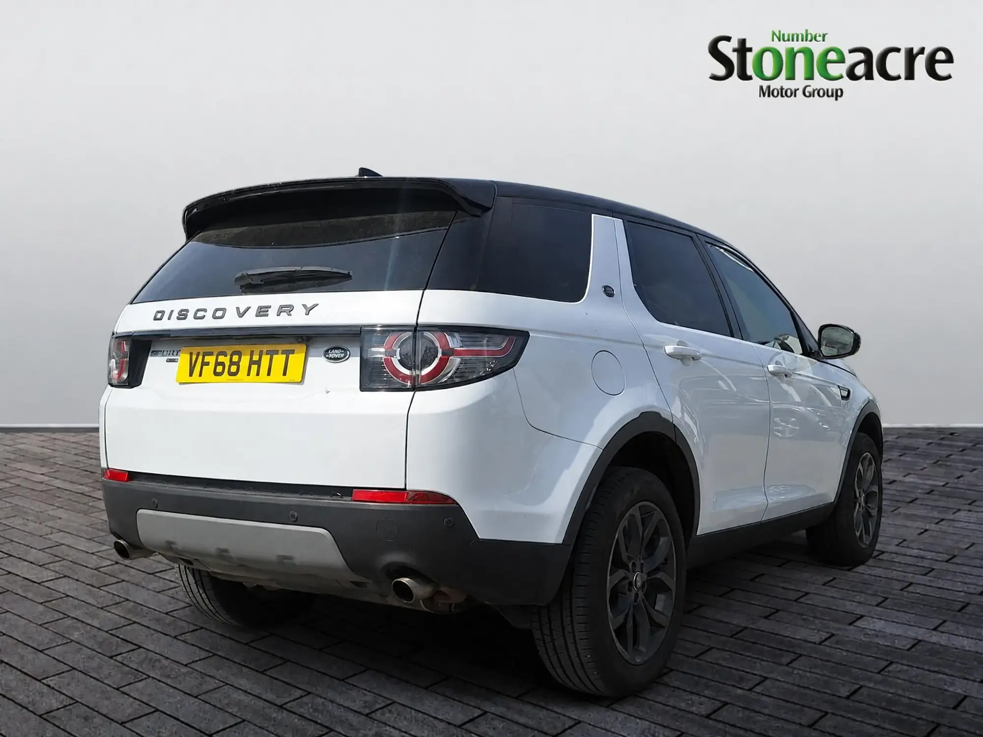 Land Rover Discovery Sport Image 3 Land Rover Discovery Sport Image 3