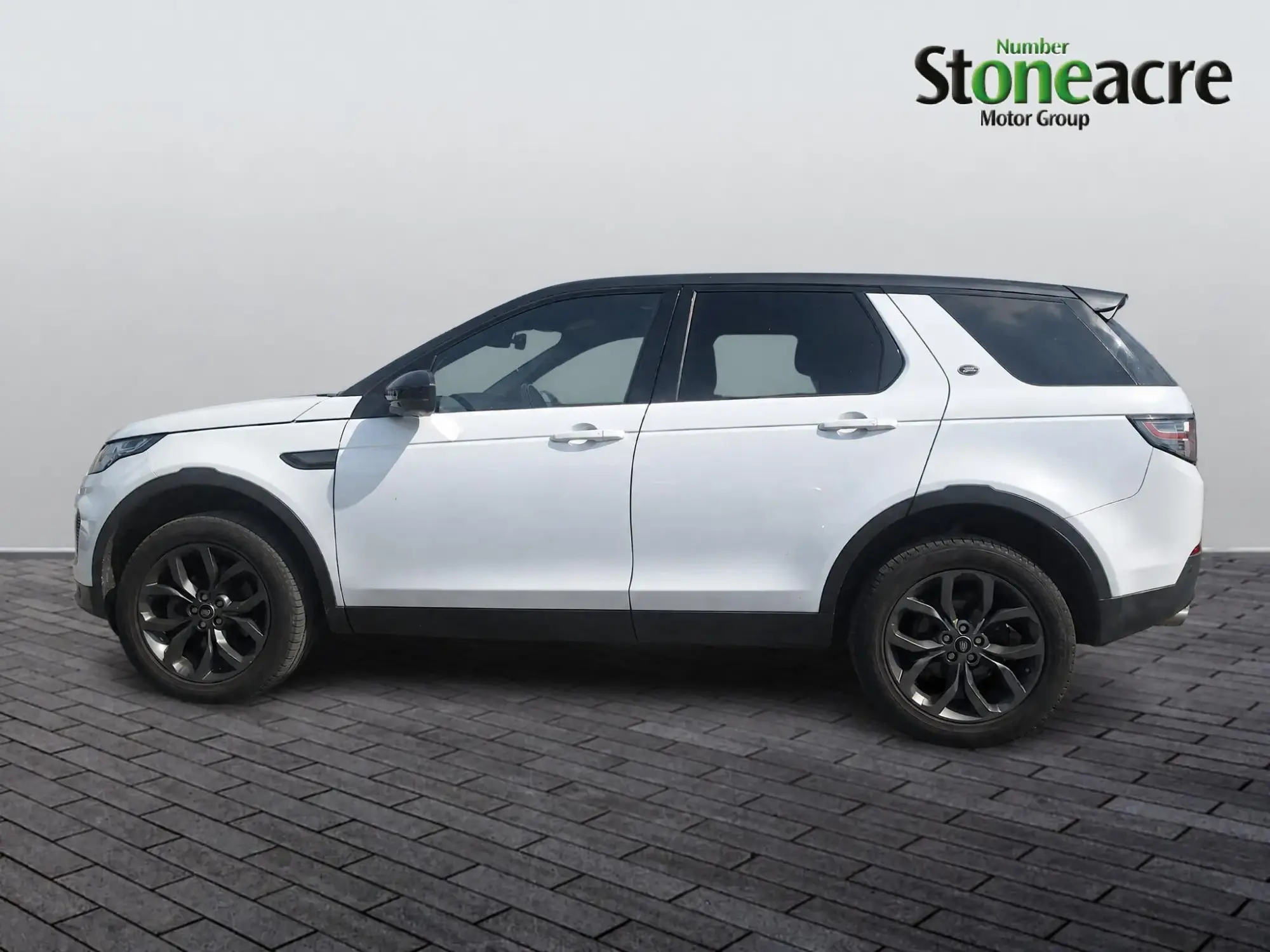 Land Rover Discovery Sport Image 6 Land Rover Discovery Sport Image 6
