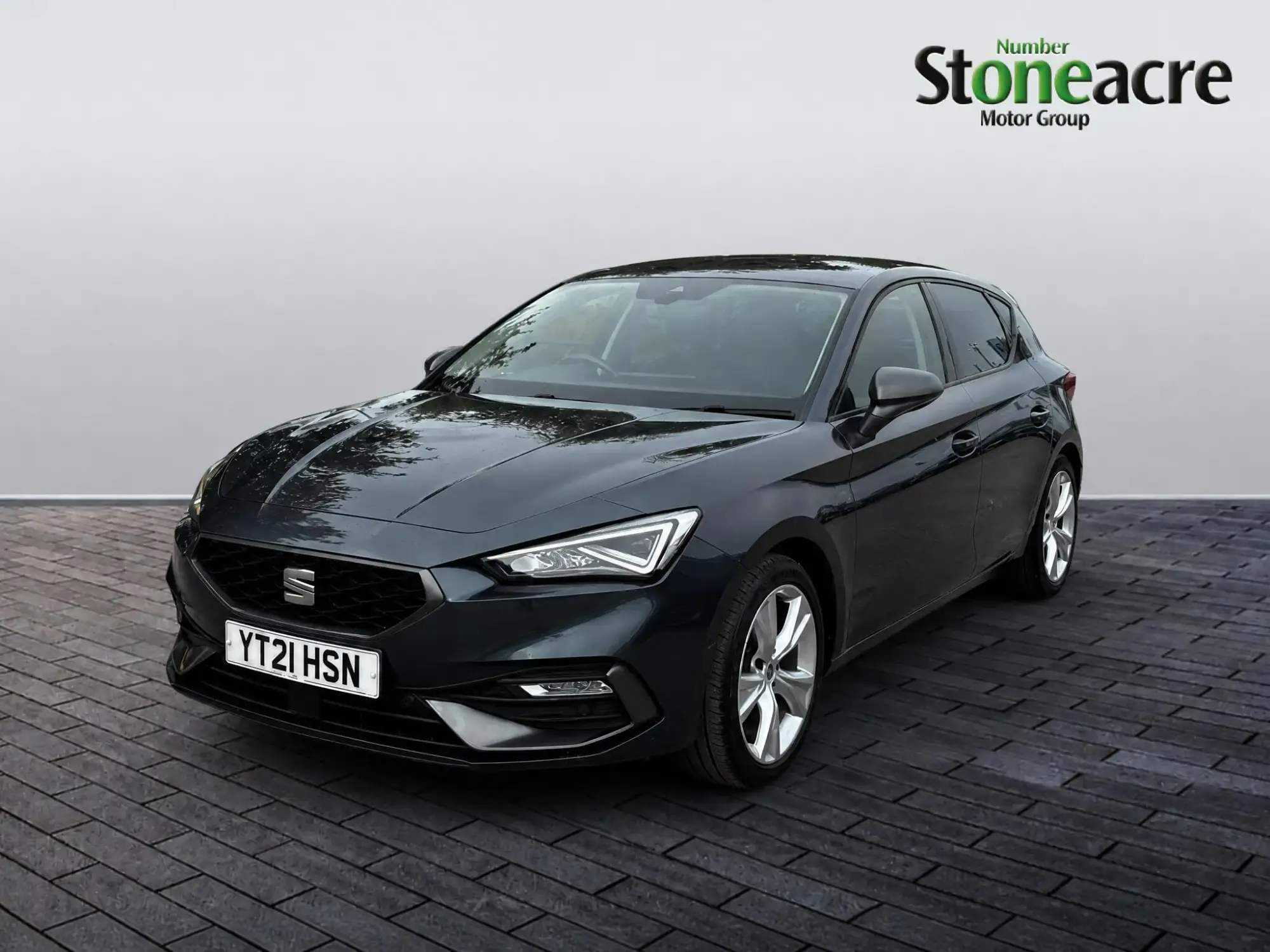 SEAT Leon 1.5 eTSI MHEV FR DSG Euro 6 (s/s) 5dr YT21HSN Image 3