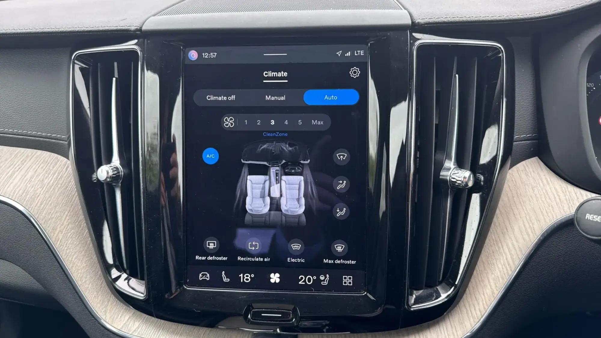 Volvo XC60 Image 14
