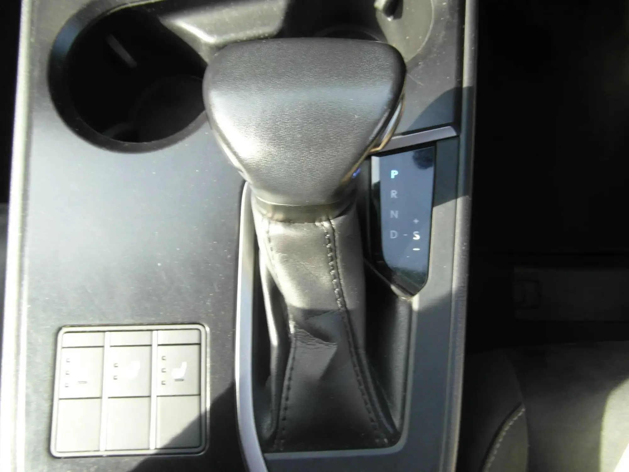 Lexus UX Self-Charging Hybrid Image 9 Lexus UX Self-Charging Hybrid Image 9