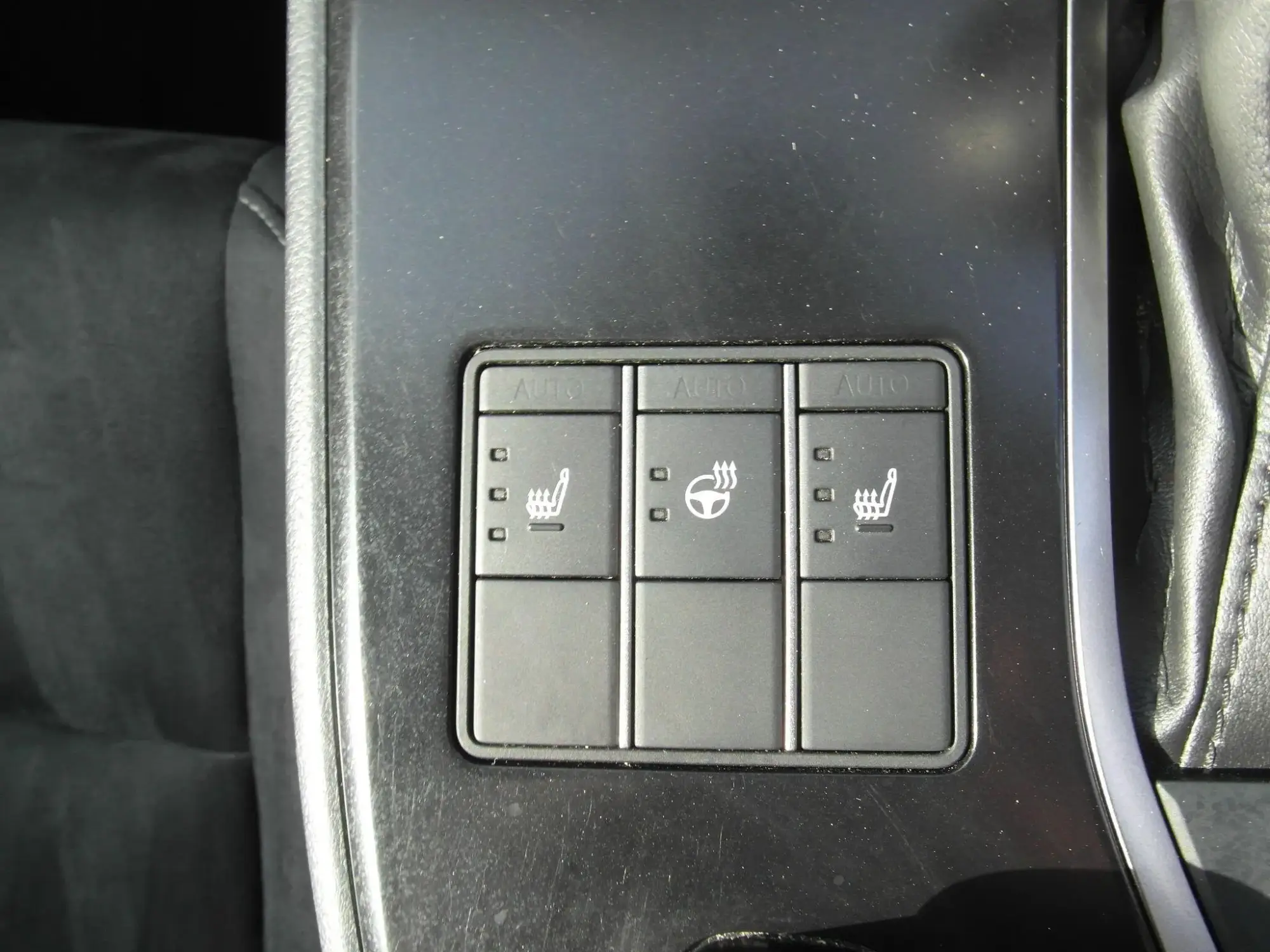 Lexus UX Self-Charging Hybrid Image 12 Lexus UX Self-Charging Hybrid Image 12