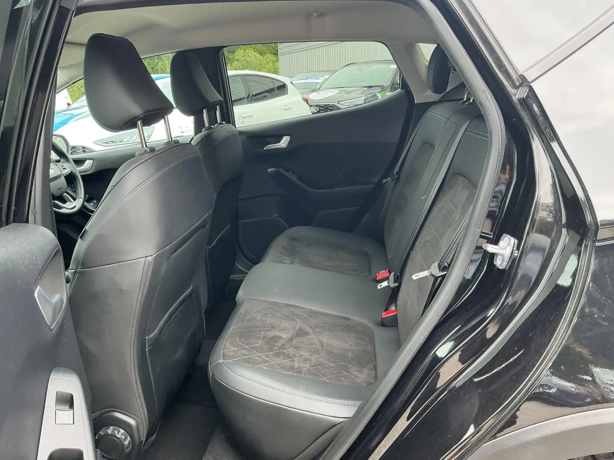 Ford Fiesta Image 12