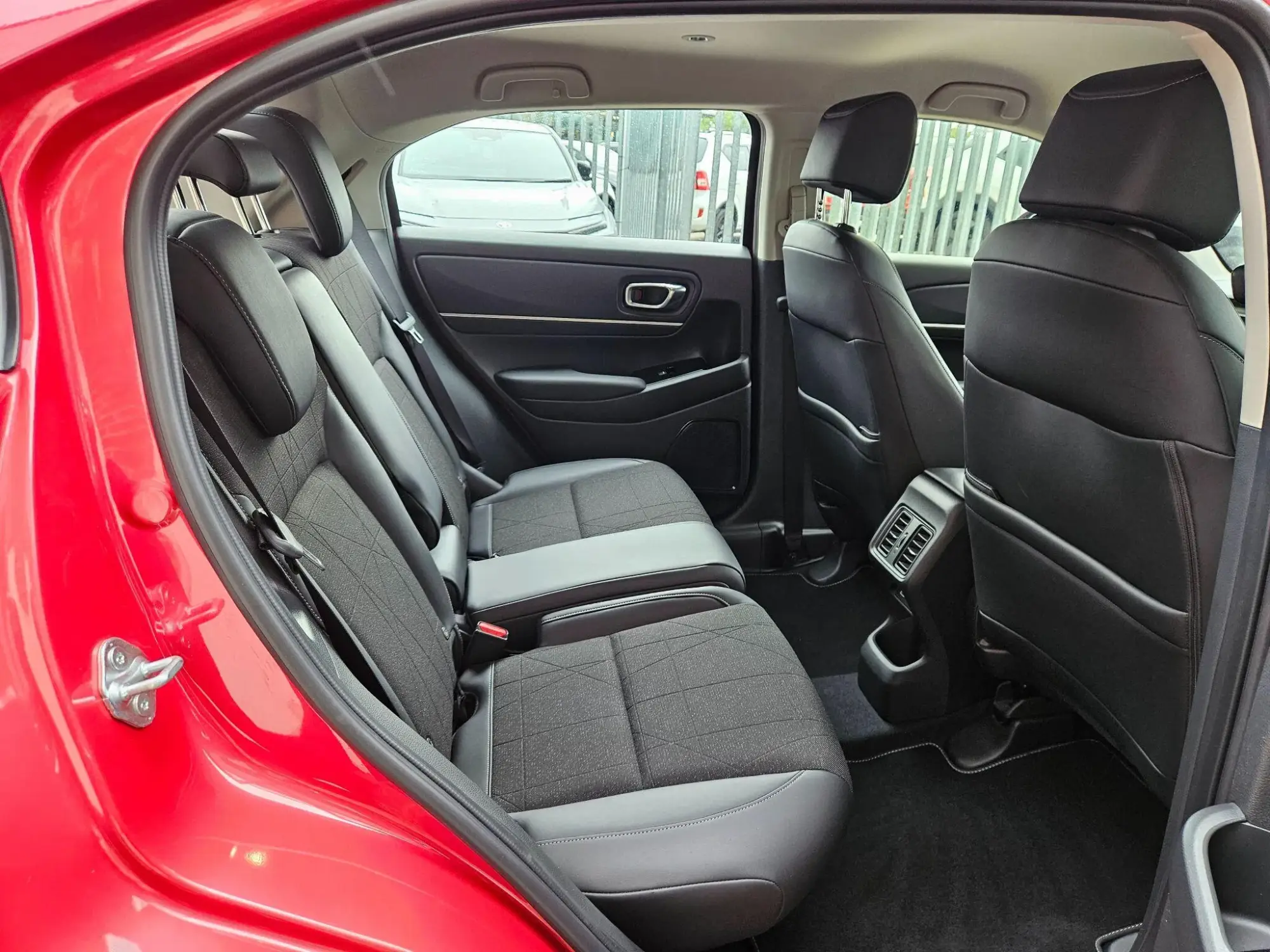 Honda HR-V Hybrid Image 17