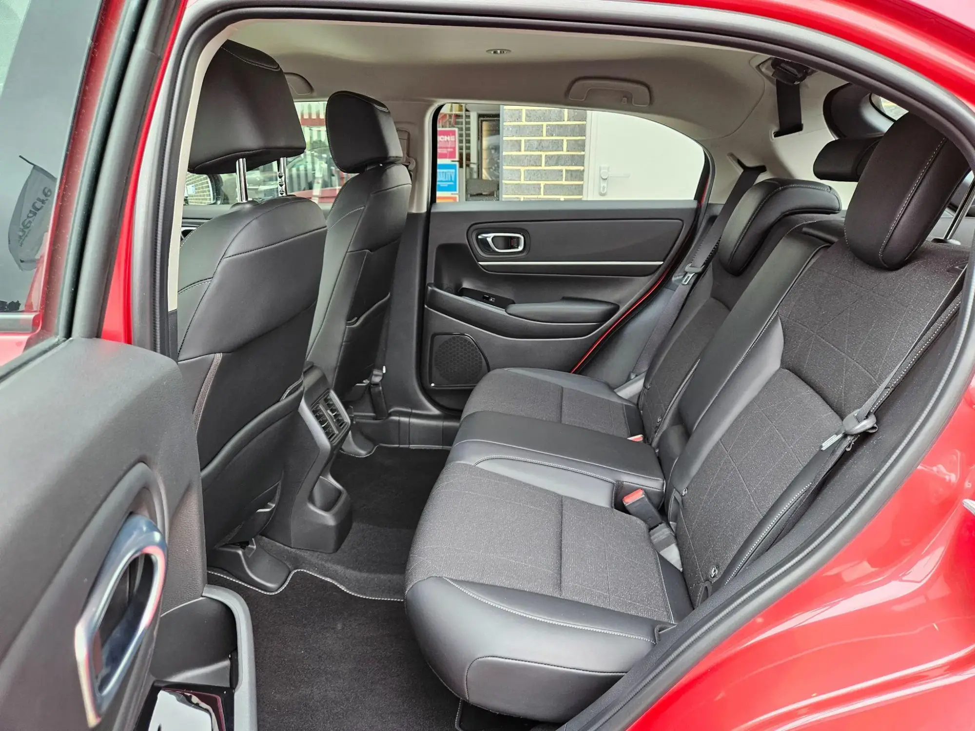 Honda HR-V Hybrid Image 18