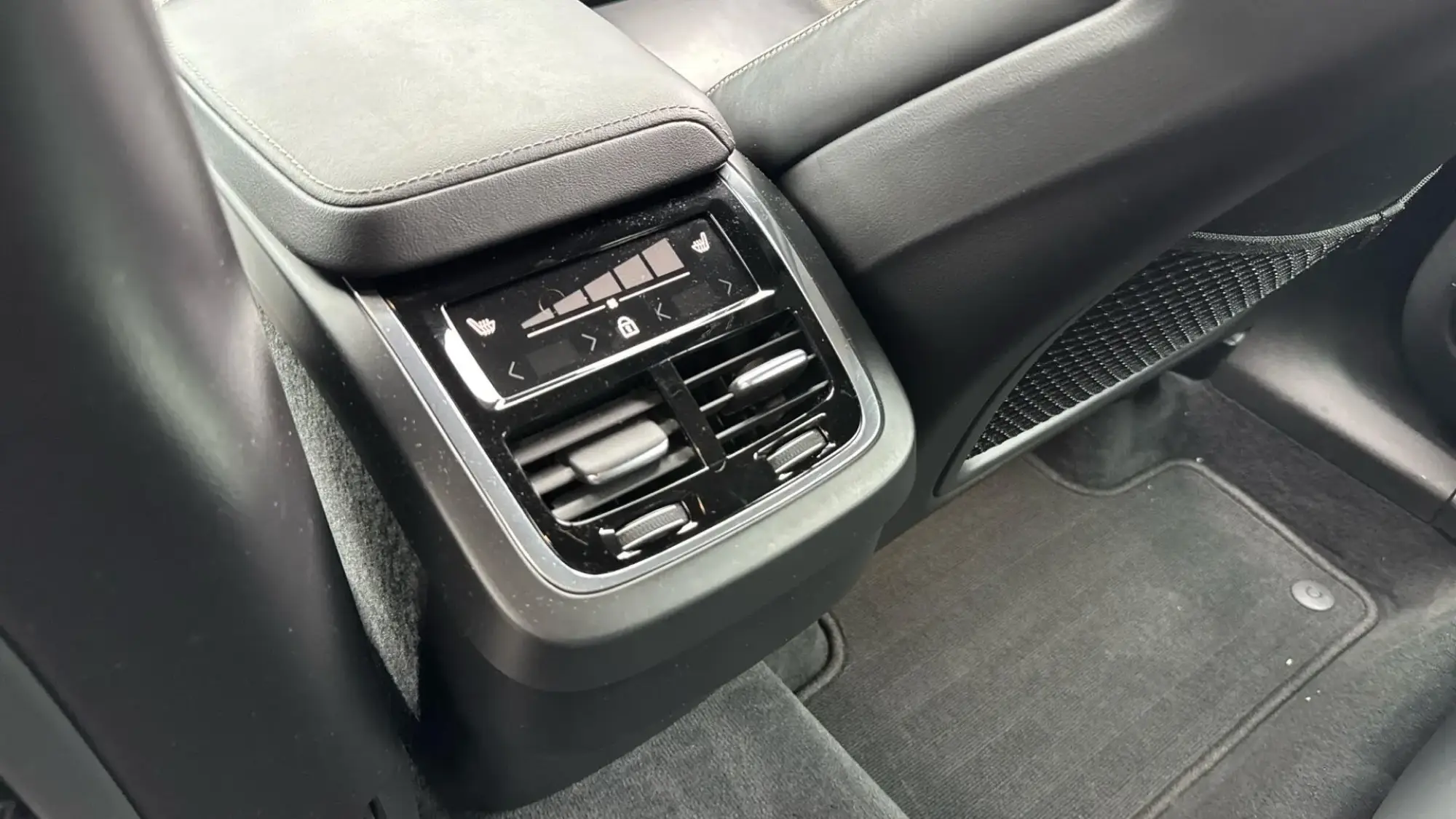 Volvo XC60 Image 38 Volvo XC60 Image 38