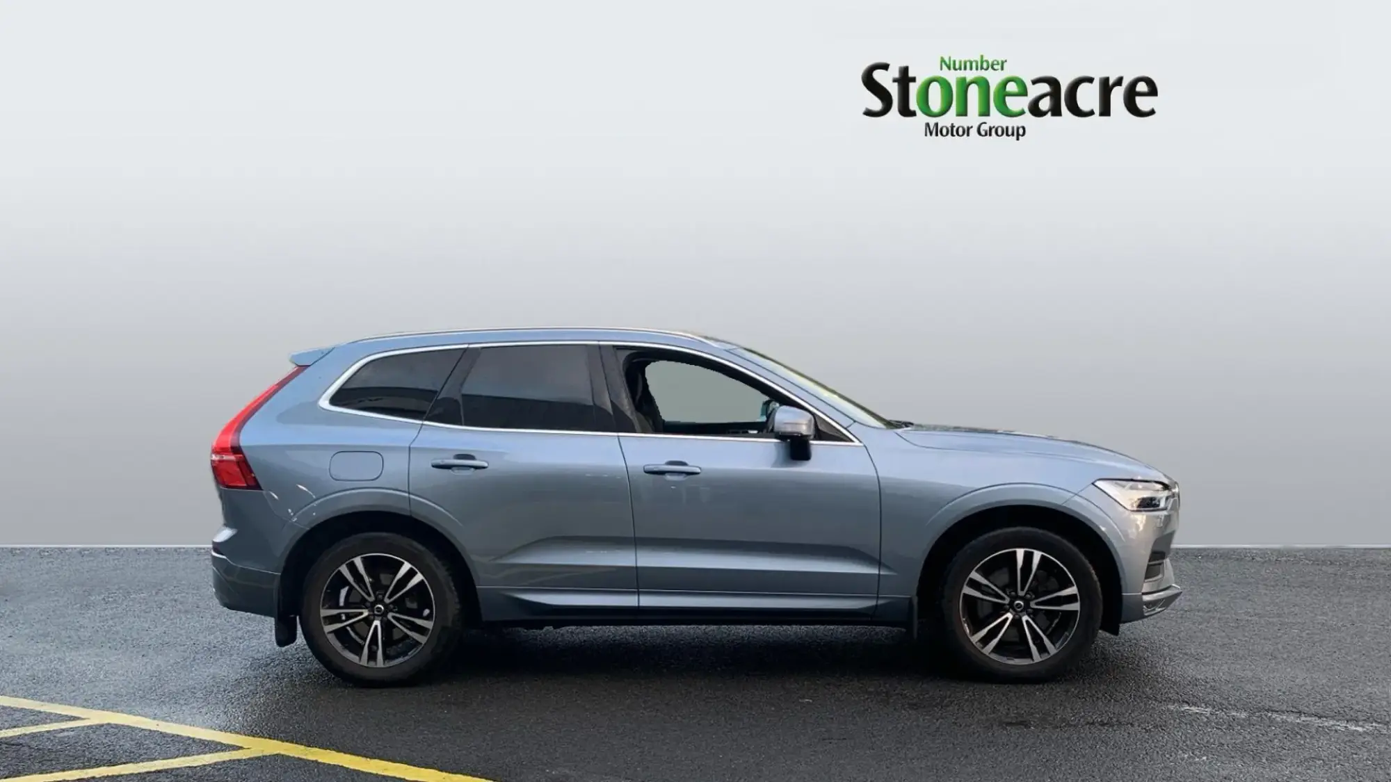 Volvo XC60 2.0 D4 Momentum Pro Auto Euro 6 (s/s) 5dr NK69NPN Image 3 Volvo XC60 2.0 D4 Momentum Pro Auto Euro 6 (s/s) 5dr NK69NPN Image 3