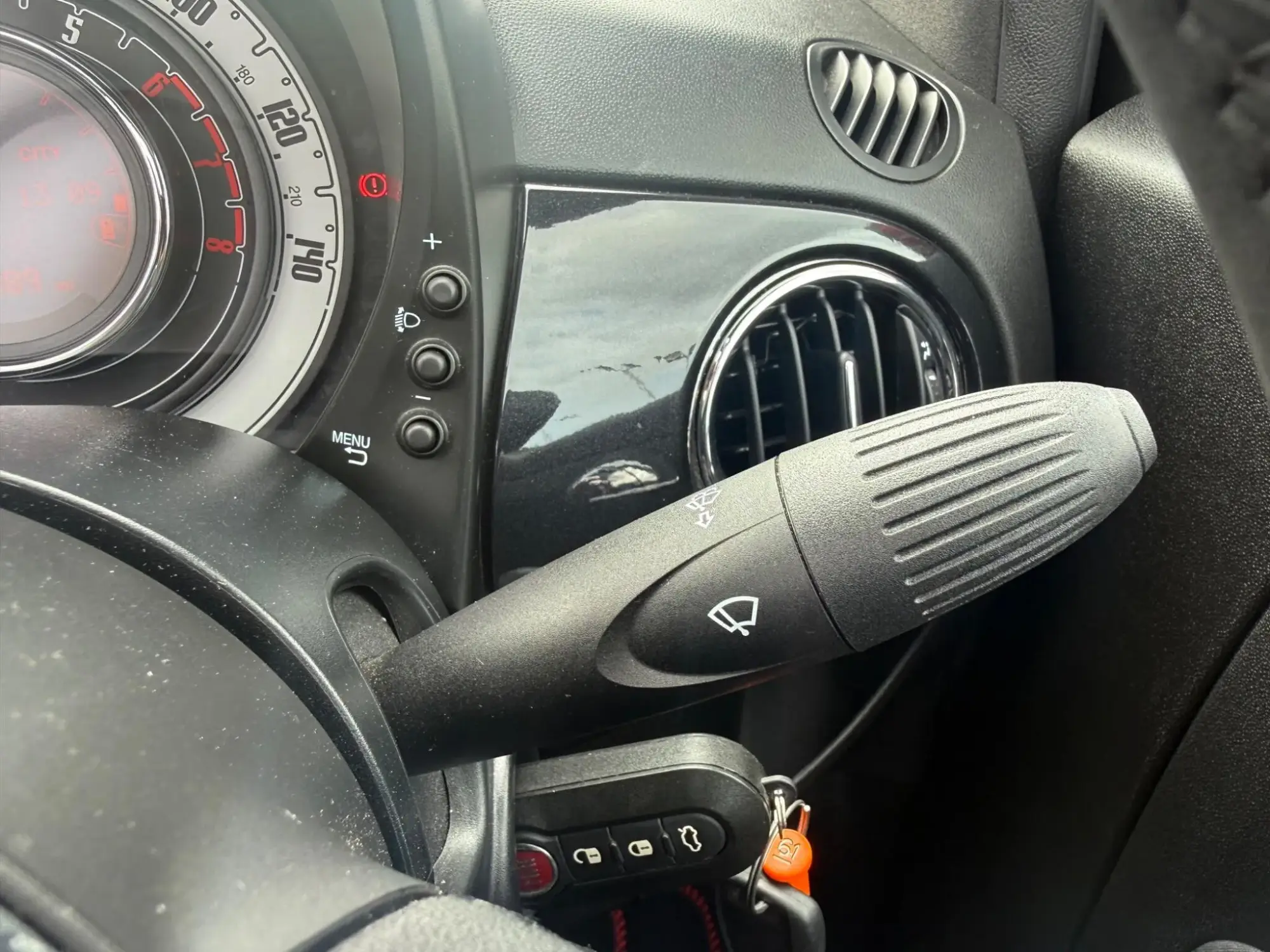 Fiat 500c Hybrid Image 22
