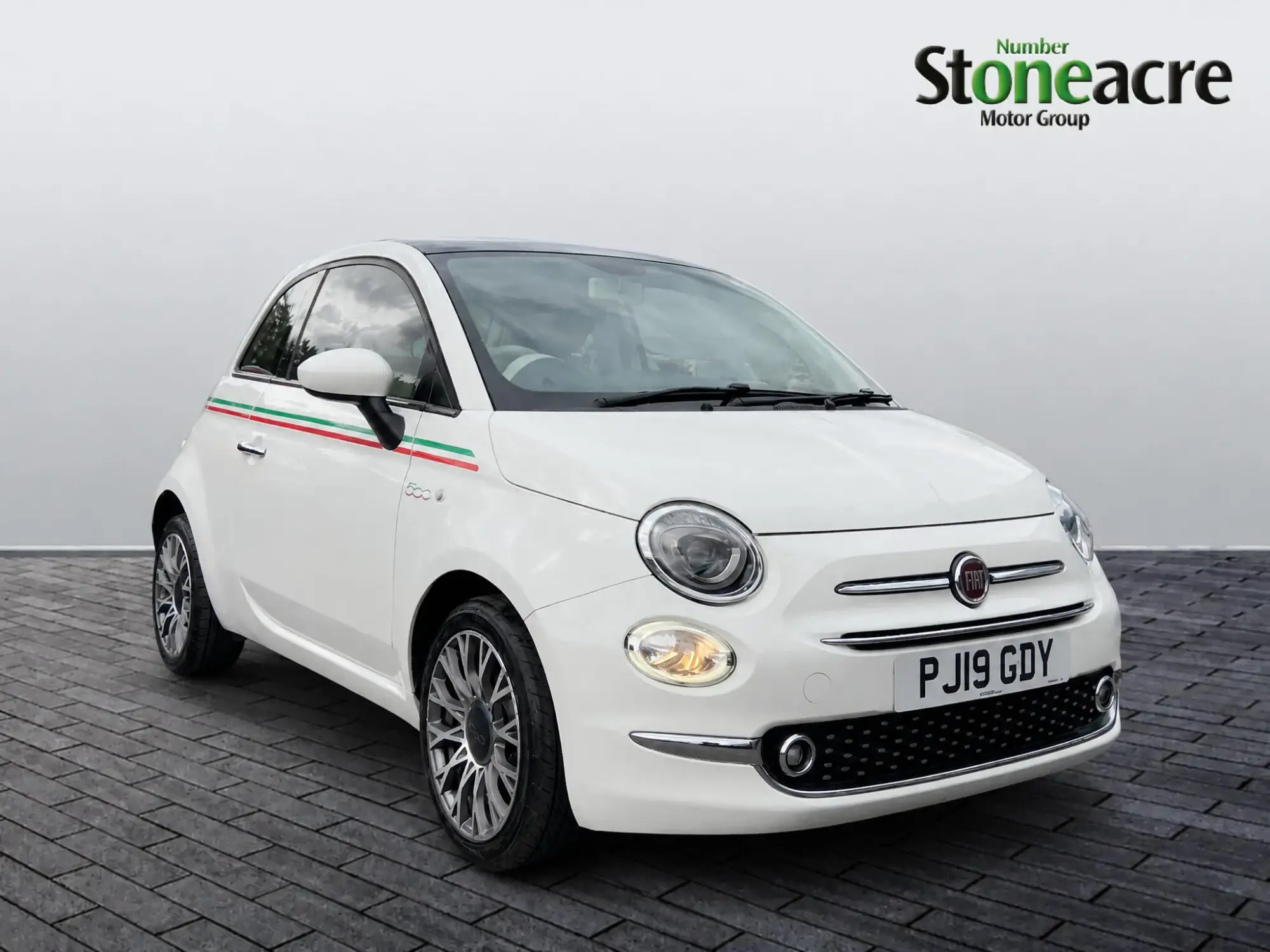 Fiat 500 1.2 Lounge 3dr PJ19GDY Image 1 Fiat 500 1.2 Lounge 3dr PJ19GDY Image 1