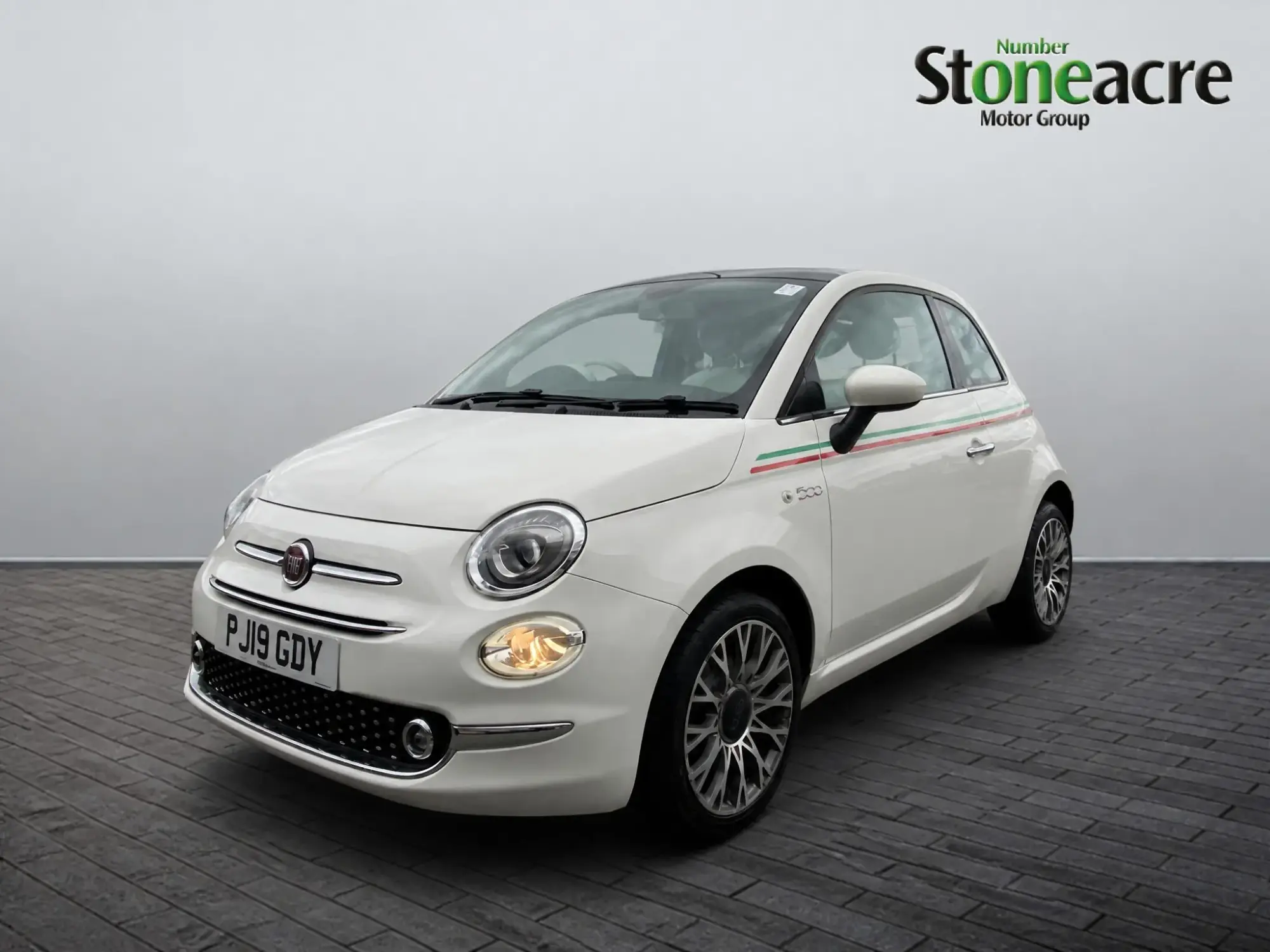 Fiat 500 1.2 Lounge 3dr PJ19GDY Image 3 Fiat 500 1.2 Lounge 3dr PJ19GDY Image 3