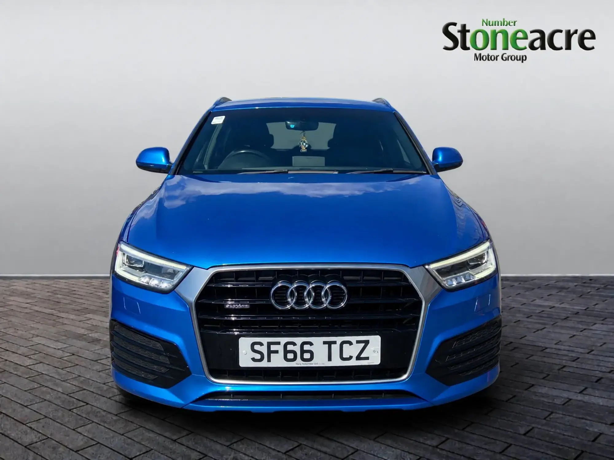 Audi Q3 2.0 TDI S line quattro Euro 6 (s/s) 5dr (Nav) SF66TCZ Image 2 Audi Q3 2.0 TDI S line quattro Euro 6 (s/s) 5dr (Nav) SF66TCZ Image 2