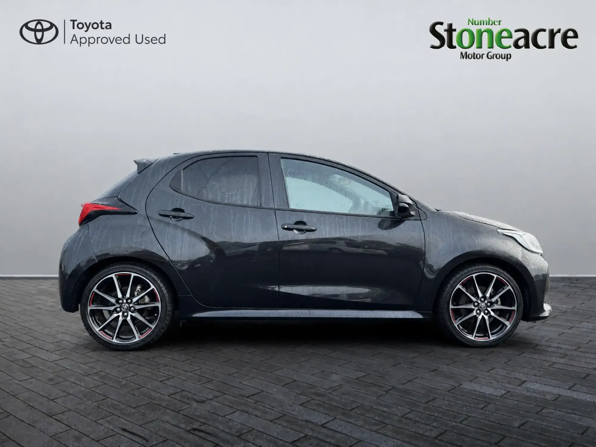 Toyota Yaris Image 2