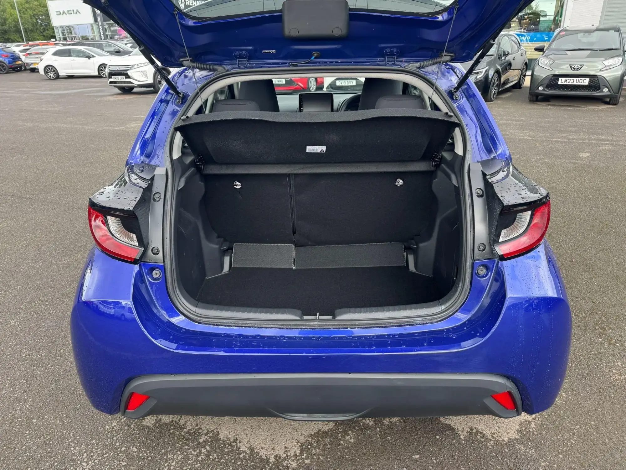 Toyota Yaris Image 10