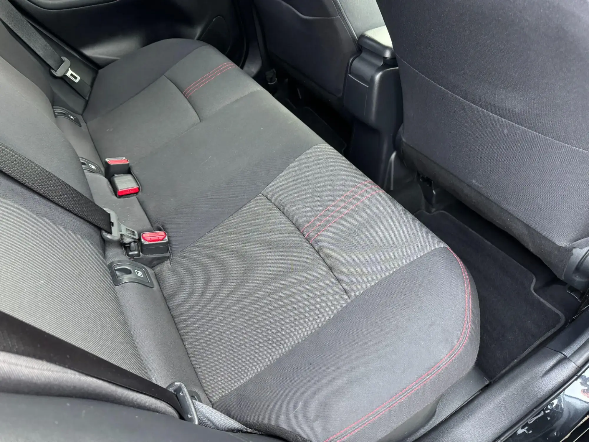 Toyota Yaris Image 12