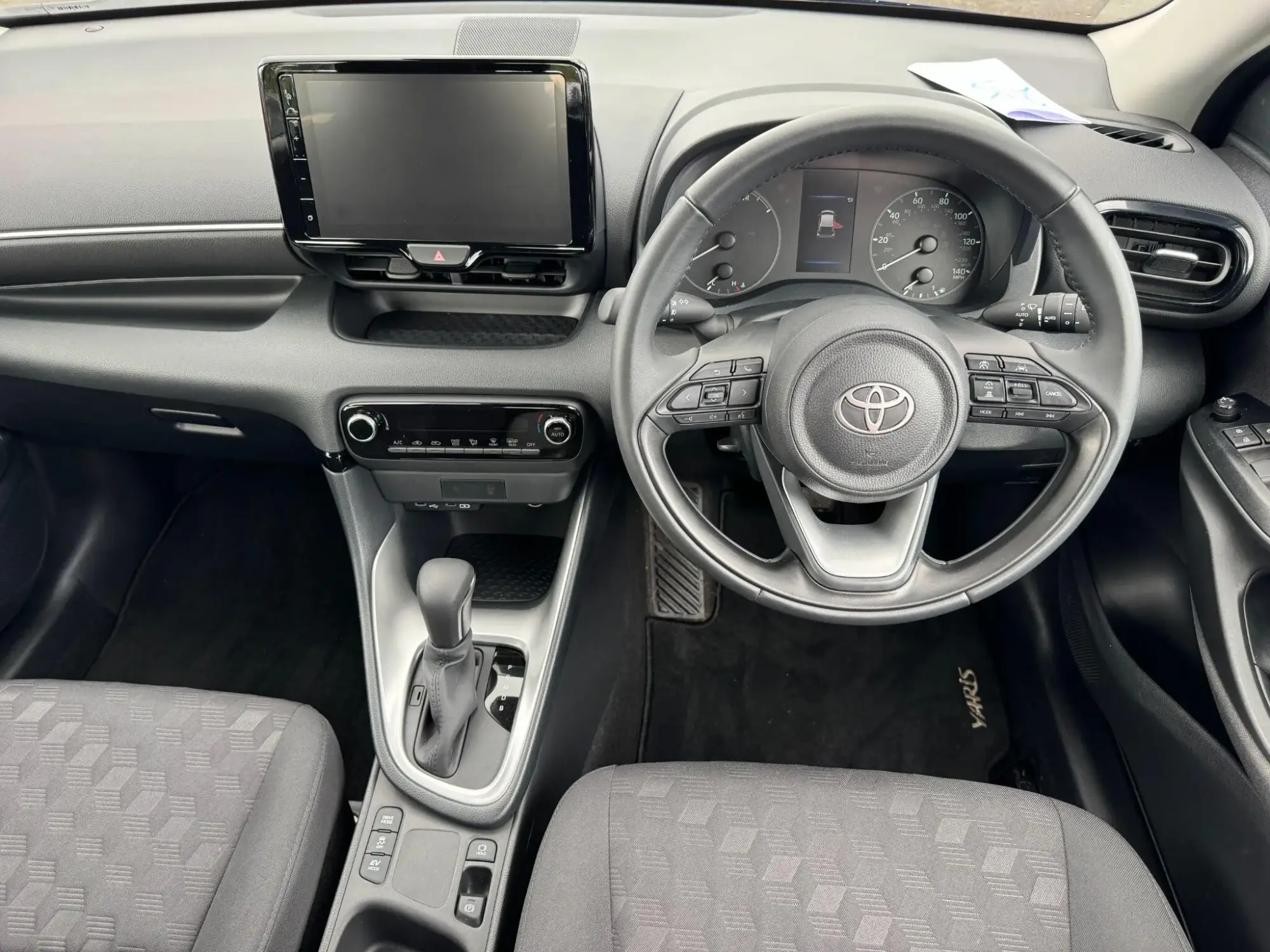Toyota Yaris Image 15