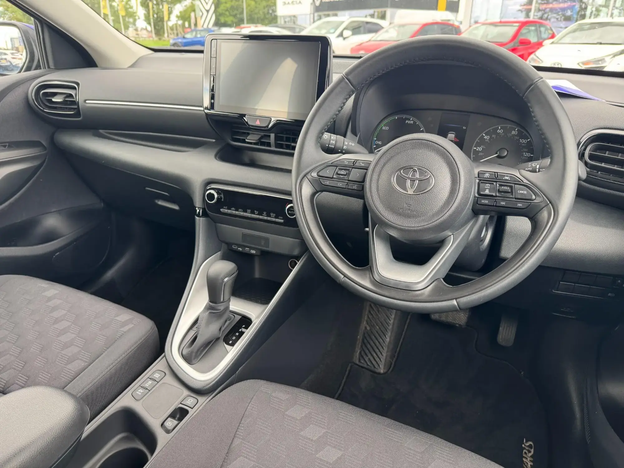 Toyota Yaris Image 16