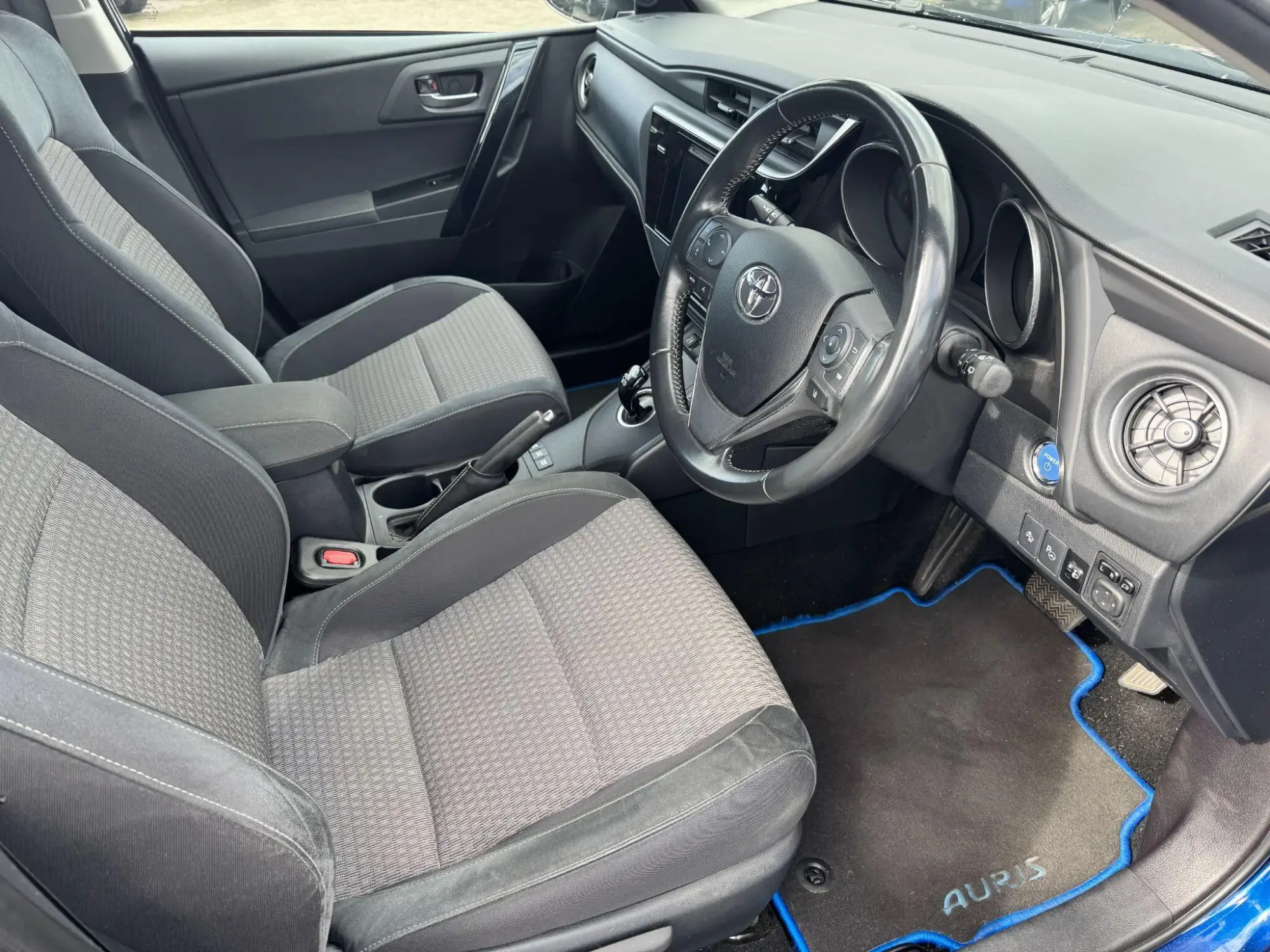 Toyota Auris Image 11
