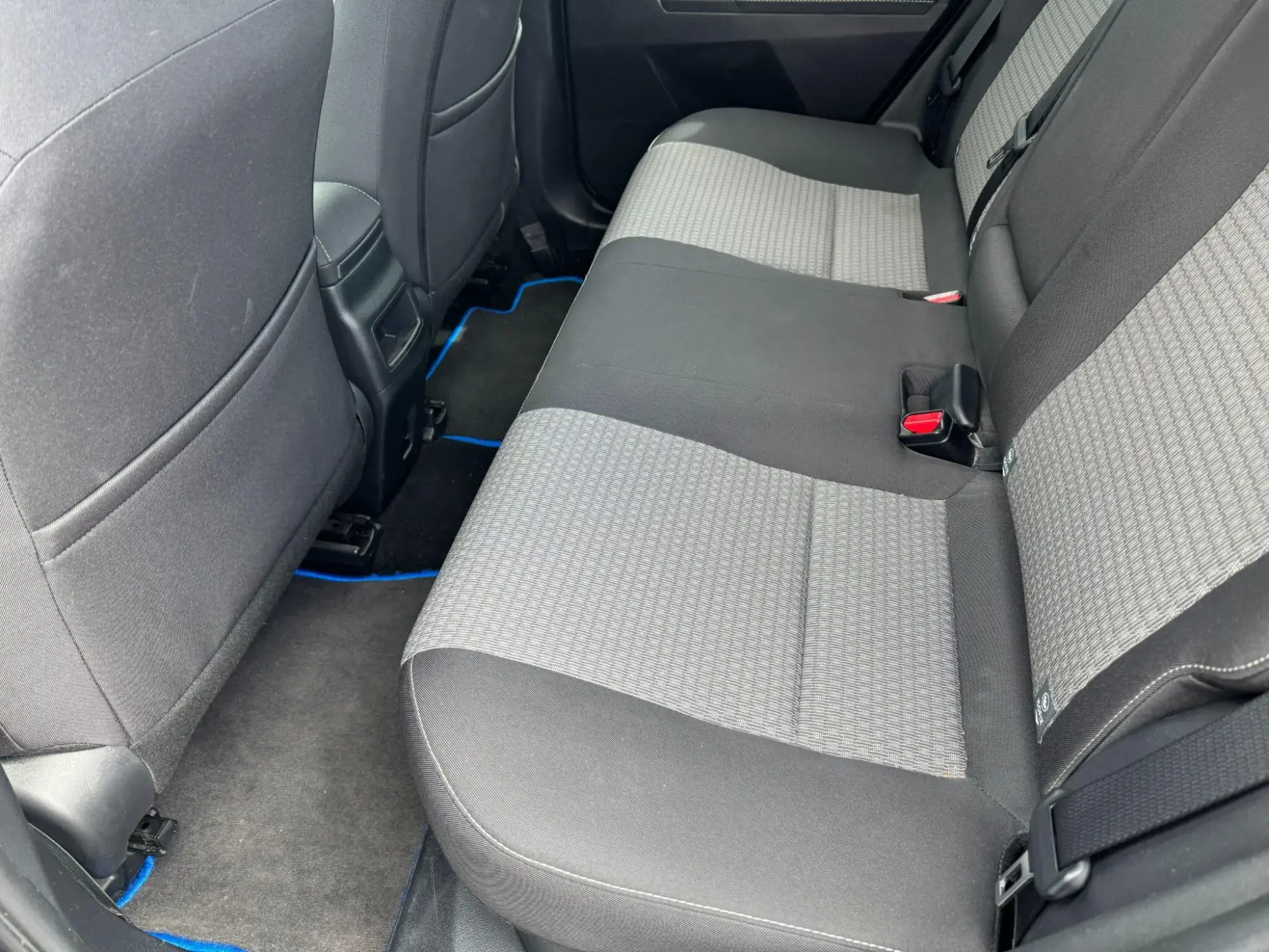 Toyota Auris Image 13