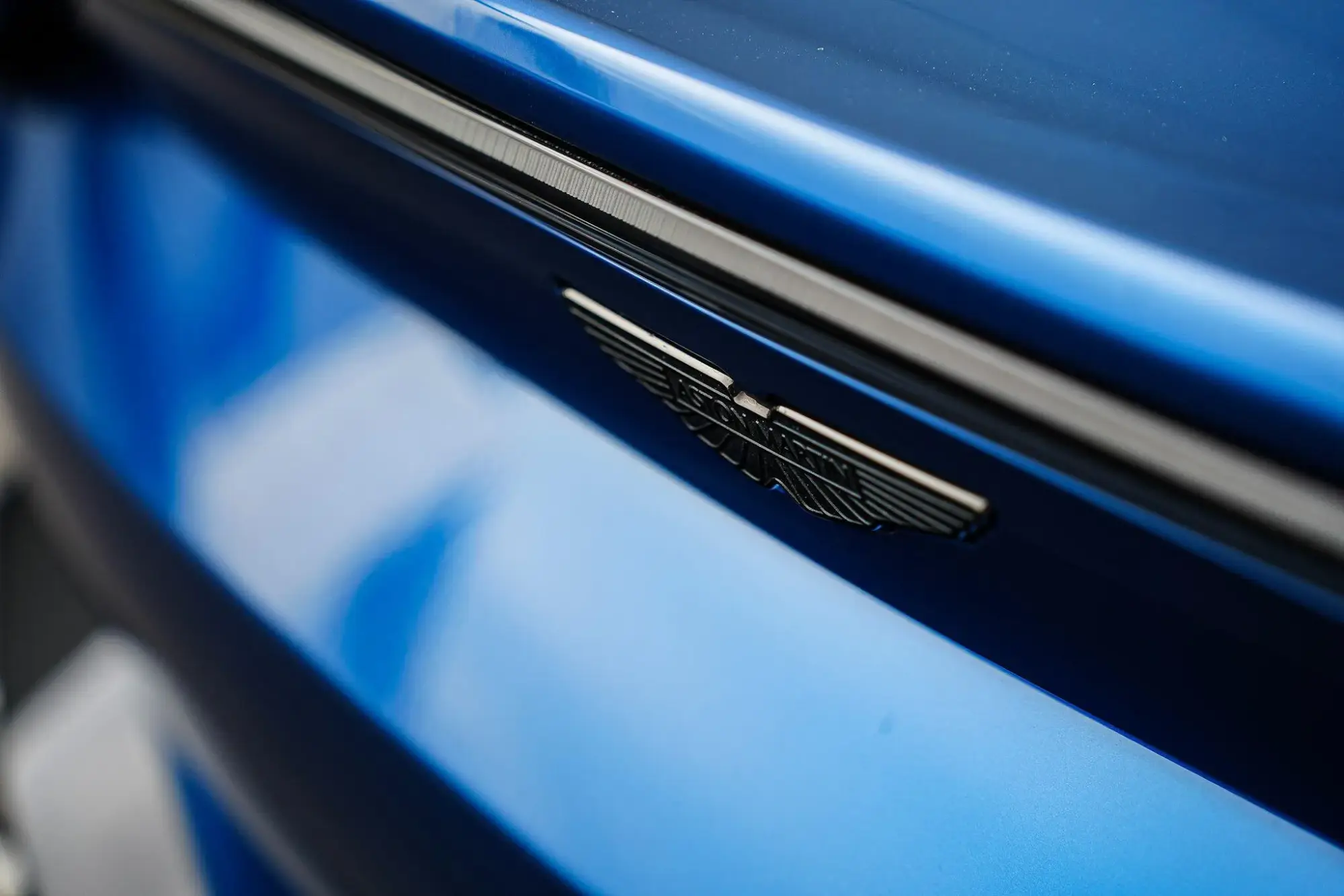 Aston Martin Vantage Roadster Image 30 Aston Martin Vantage Roadster Image 30