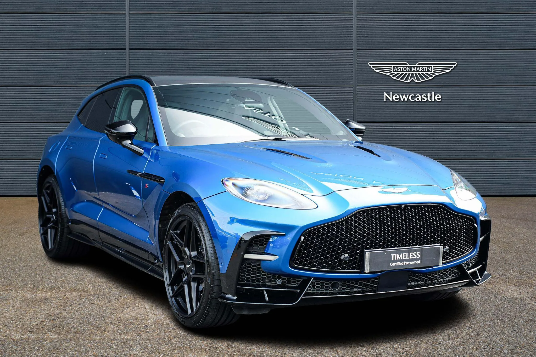 Aston Martin DBX Aston Martin DBX