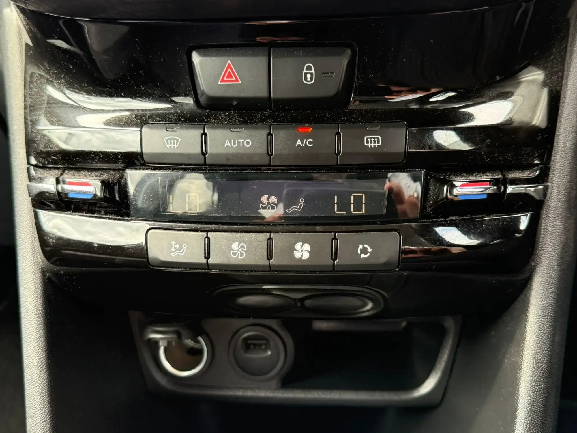 Peugeot 208 Image 17 Peugeot 208 Image 17
