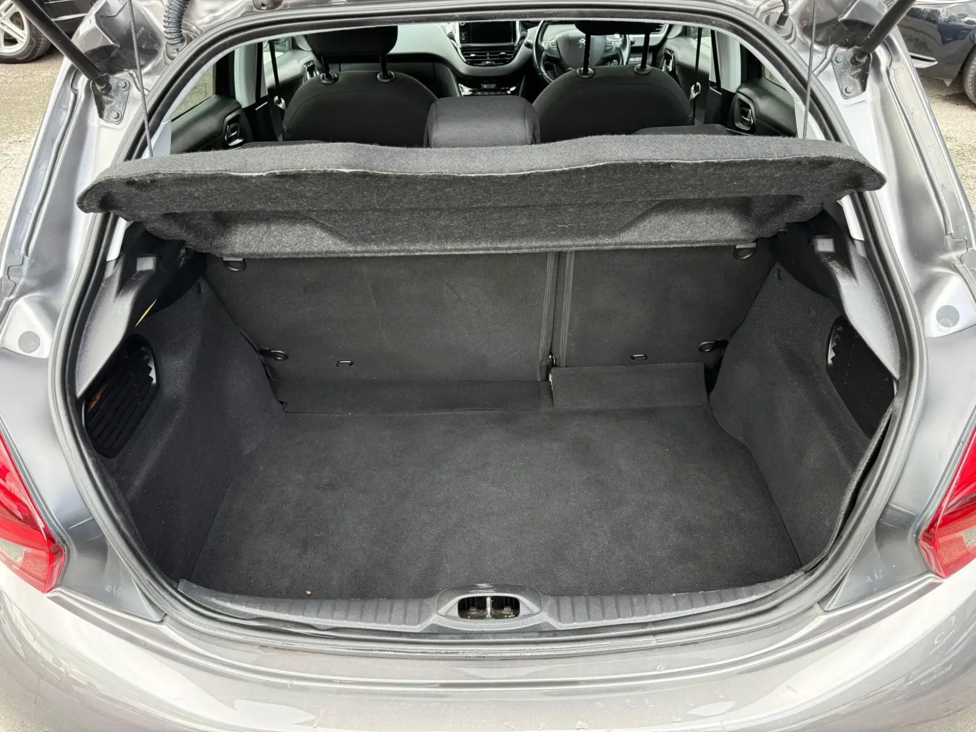 Peugeot 208 Image 27 Peugeot 208 Image 27