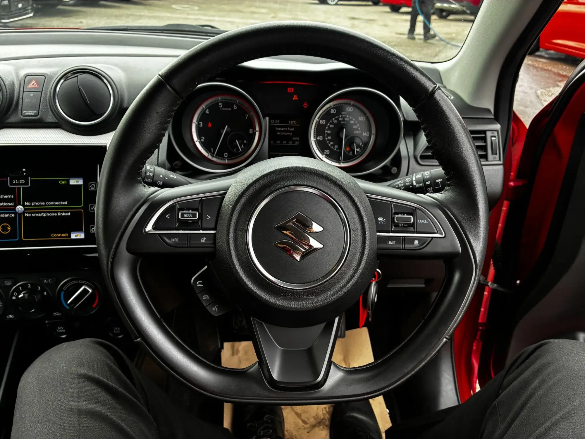 Suzuki Swift Image 10