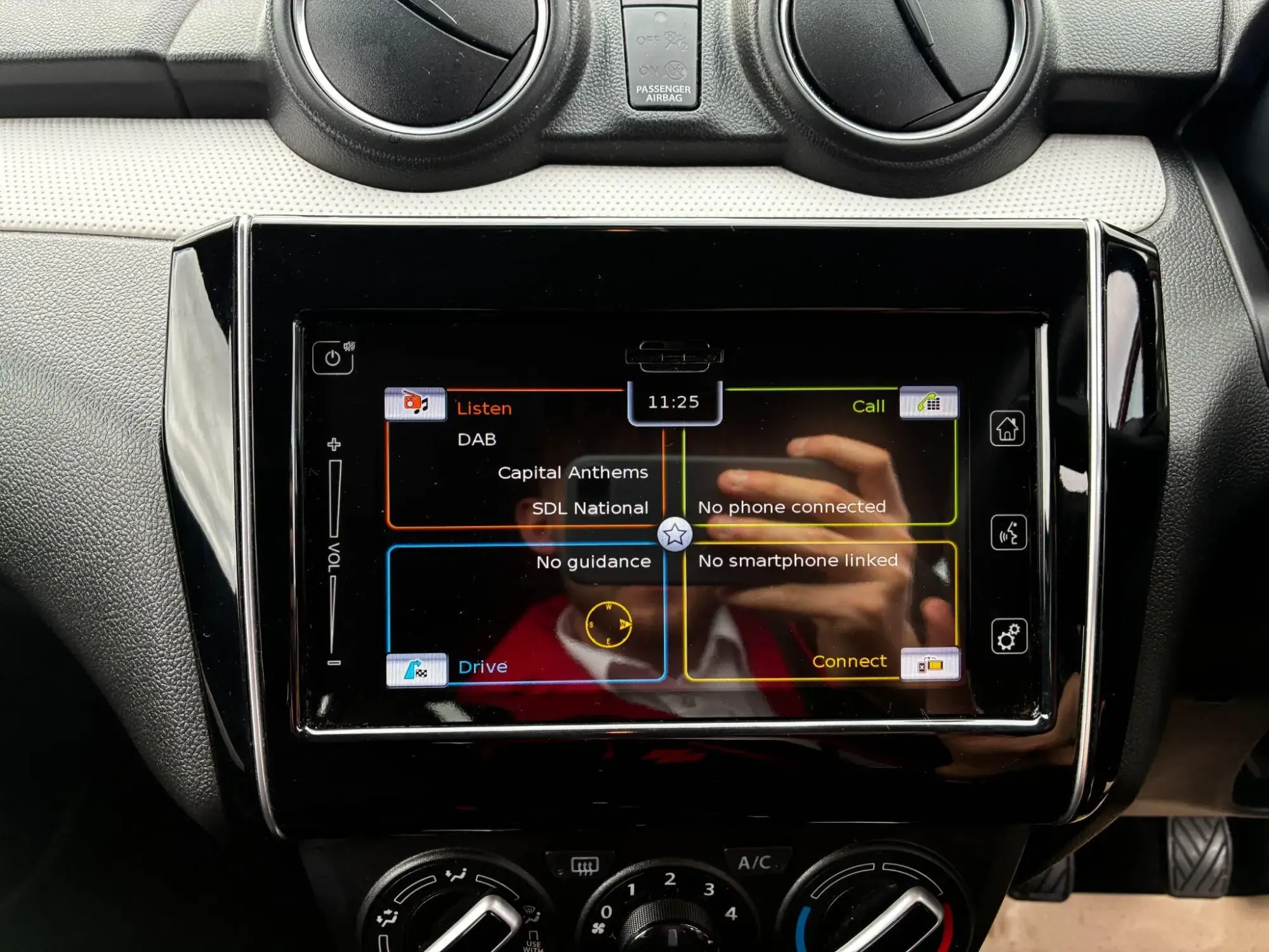 Suzuki Swift Image 16