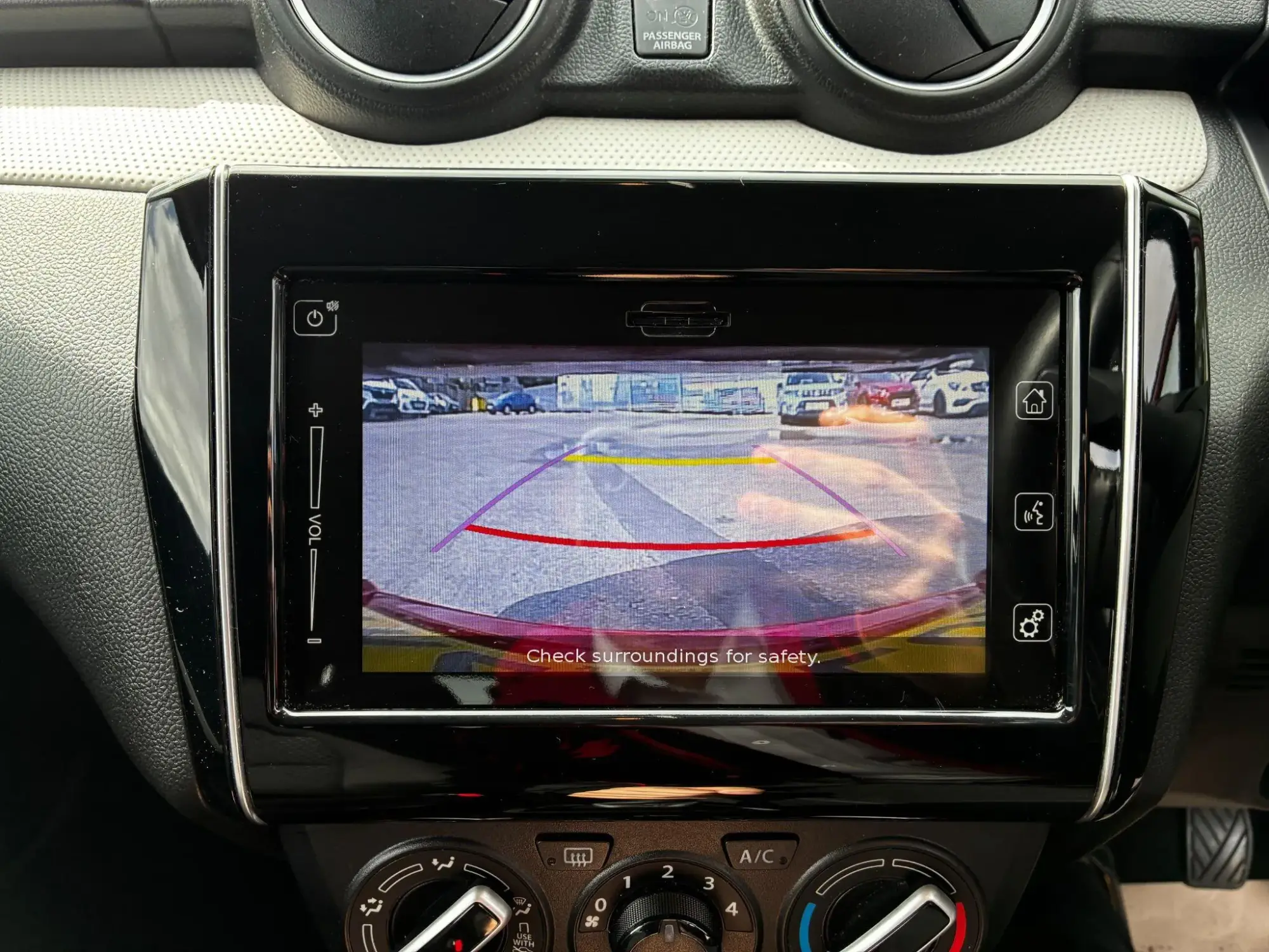 Suzuki Swift Image 21