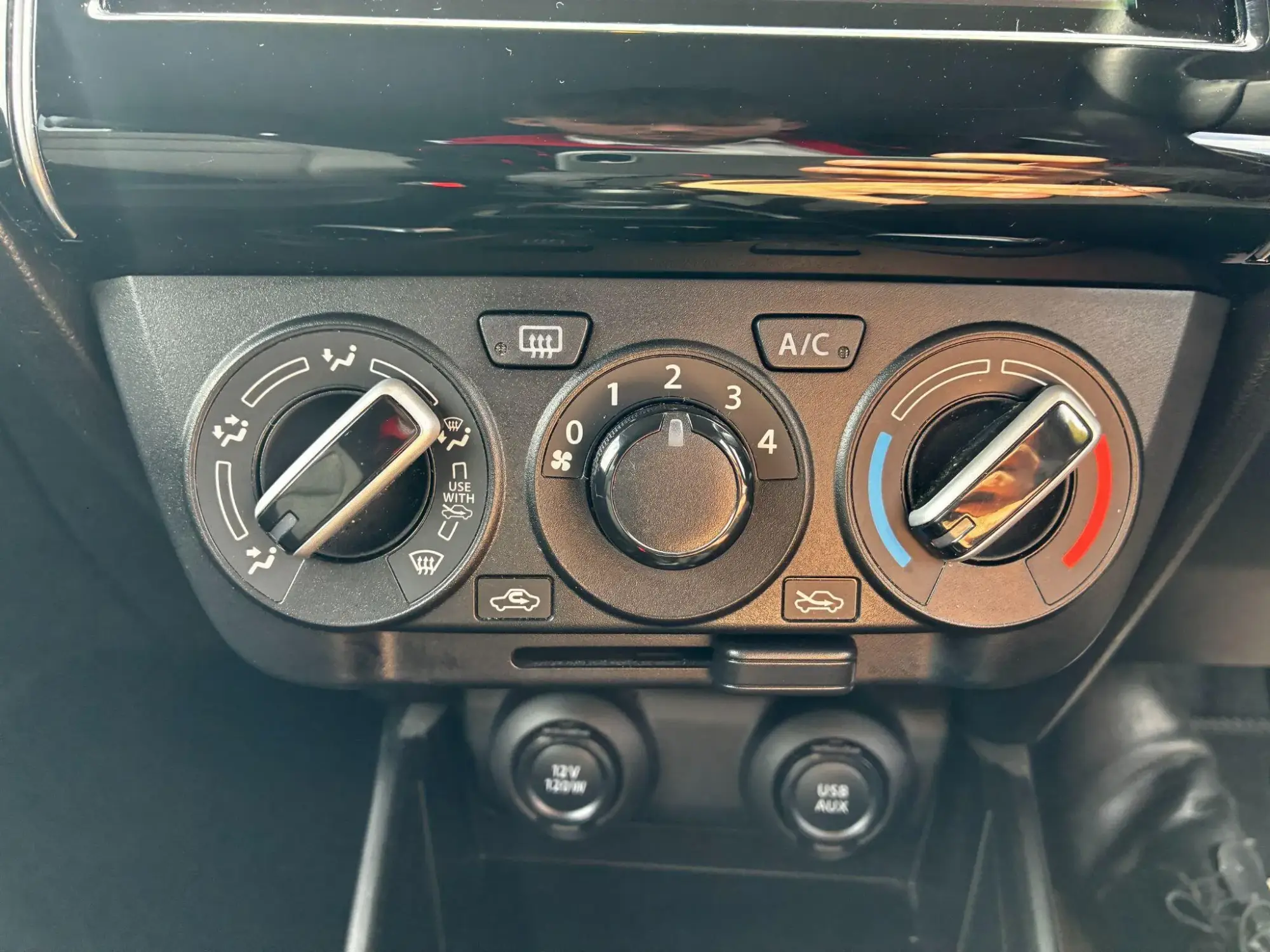Suzuki Swift Image 22