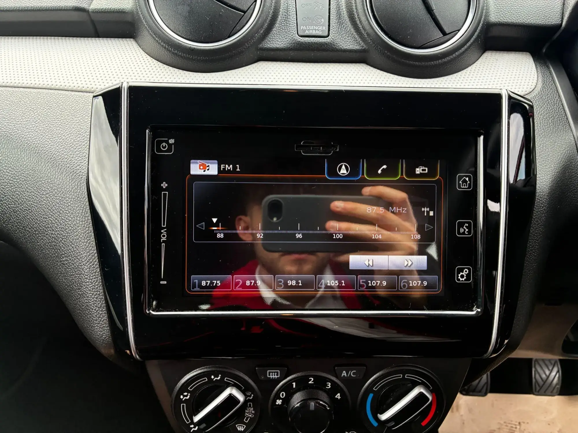 Suzuki Swift Image 37