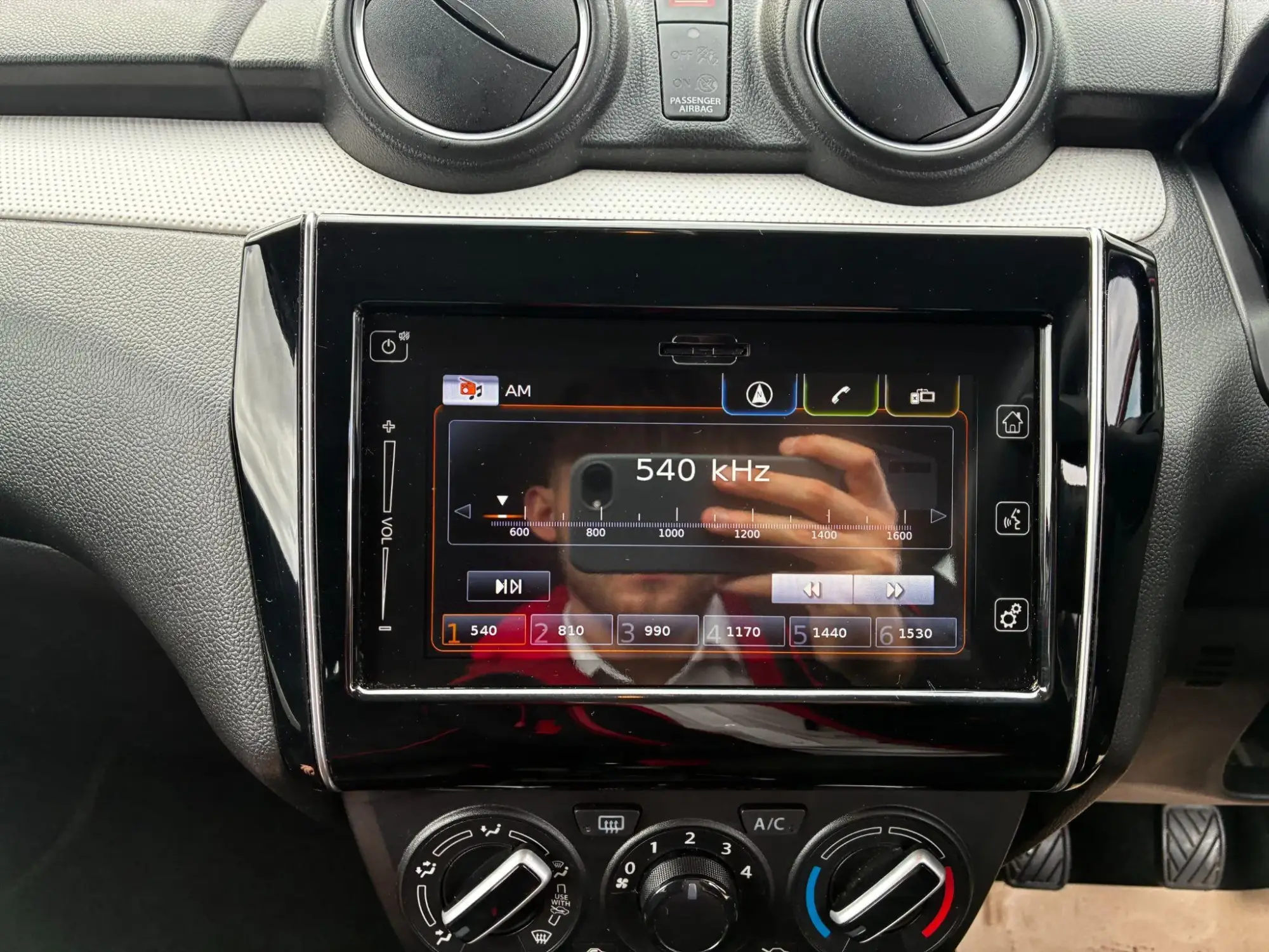 Suzuki Swift Image 38