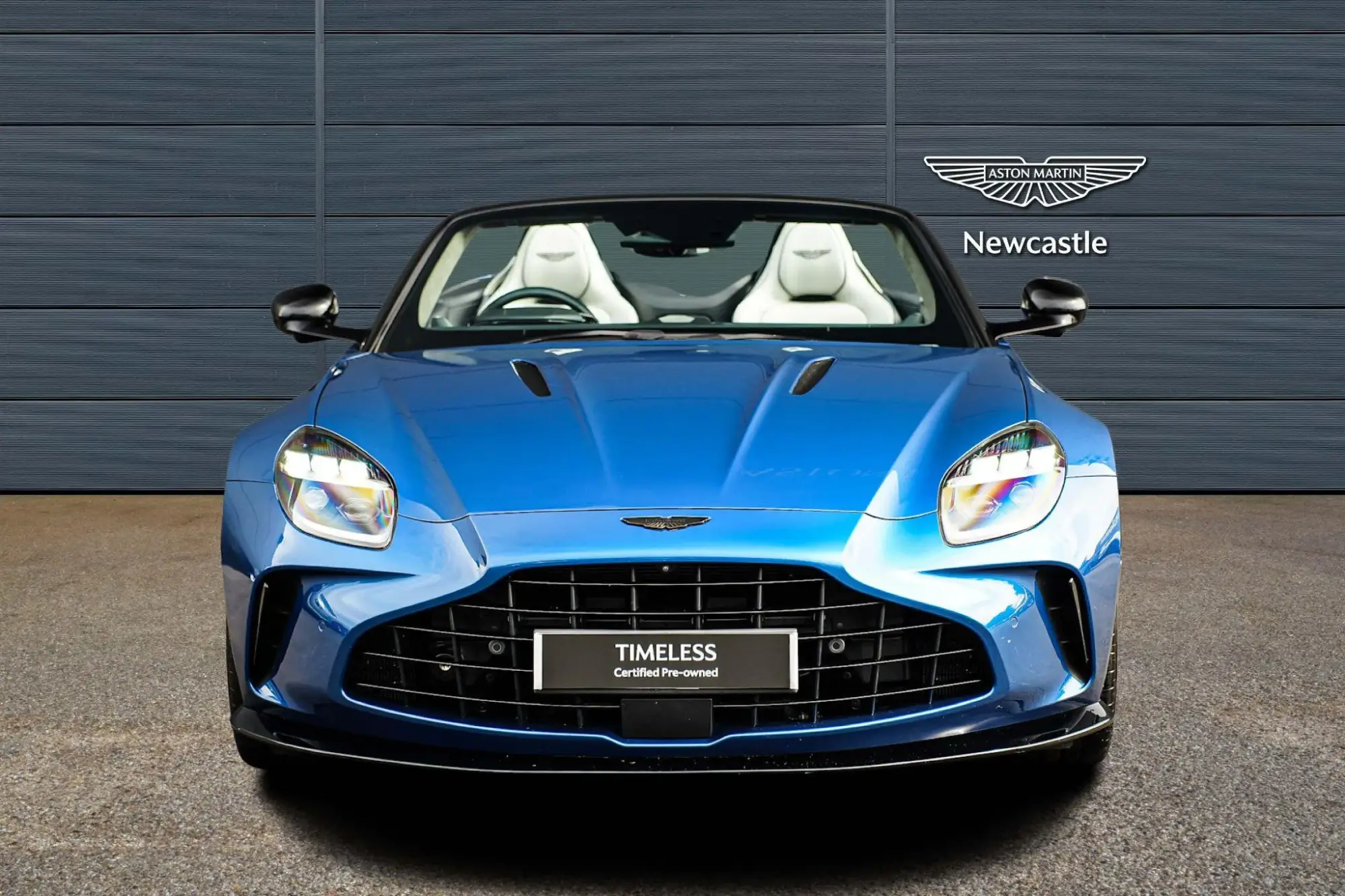 Aston Martin Vantage Roadster Image 4 Aston Martin Vantage Roadster Image 4