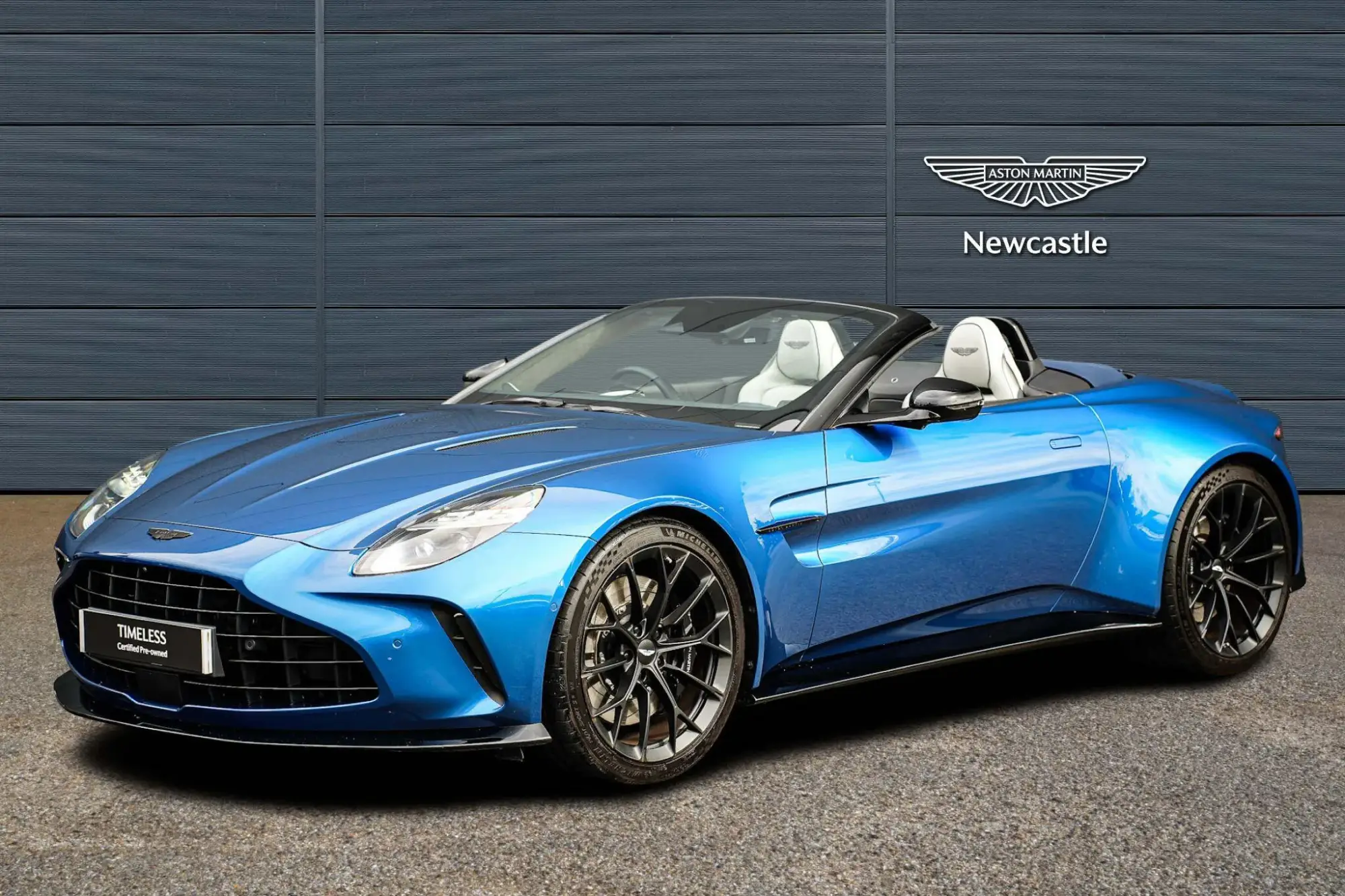 Aston Martin Vantage Roadster Image 5 Aston Martin Vantage Roadster Image 5