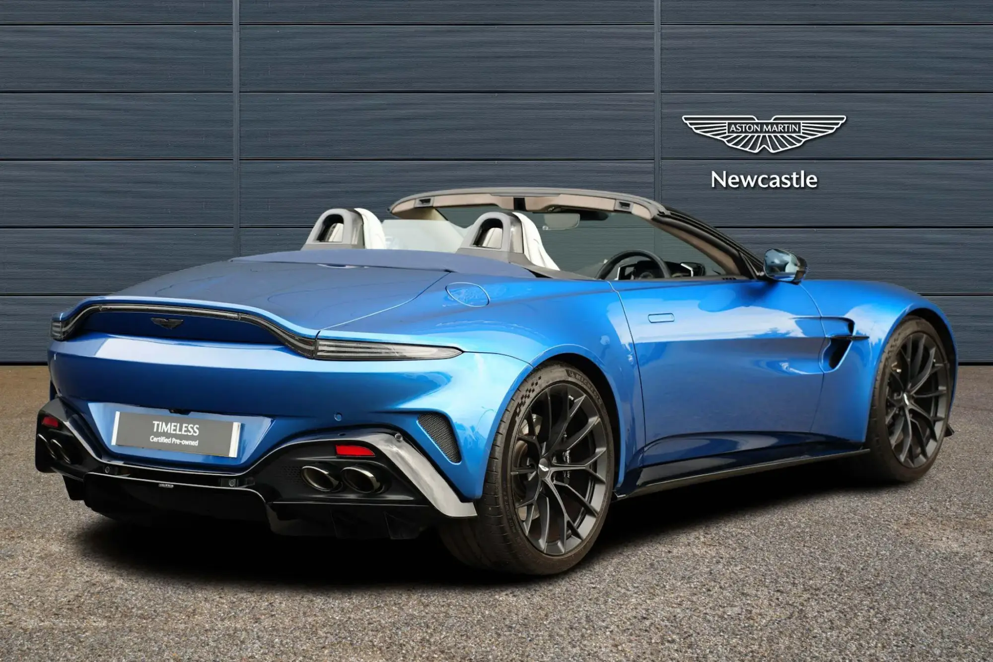 Aston Martin Vantage Roadster Image 8 Aston Martin Vantage Roadster Image 8