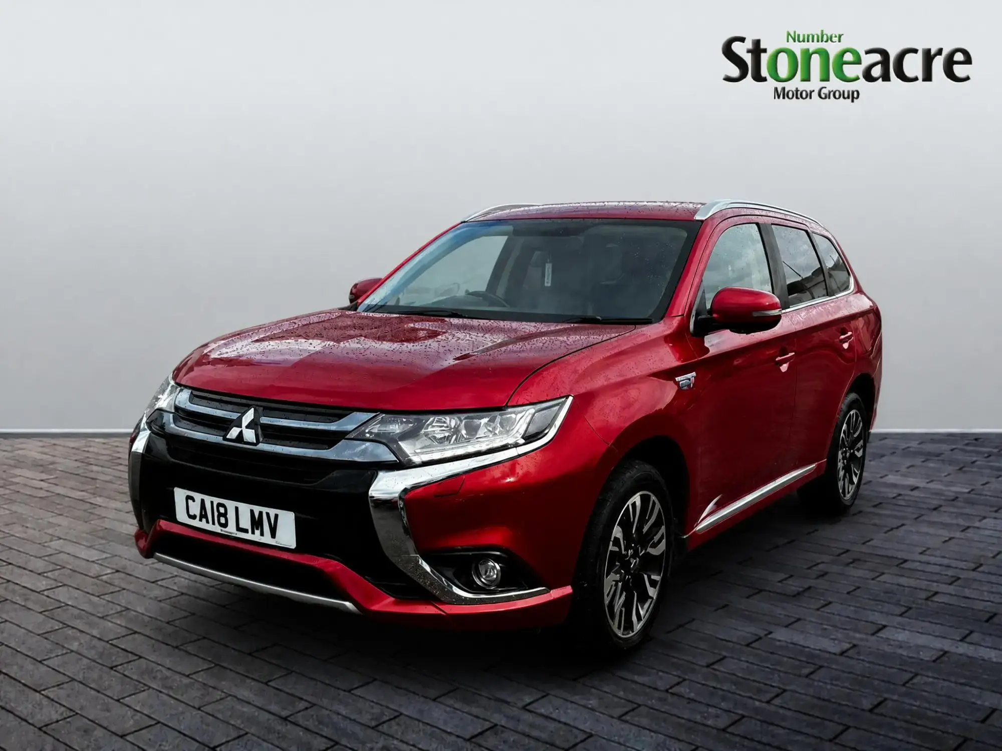 Mitsubishi Outlander 2.0h 12kWh 4h SUV 5dr Petrol Plug-in Hybrid CVT 4WD Euro 6 (s/s) (200 ps) CA18LMV Image 3 Mitsubishi Outlander 2.0h 12kWh 4h SUV 5dr Petrol Plug-in Hybrid CVT 4WD Euro 6 (s/s) (200 ps) CA18LMV Image 3