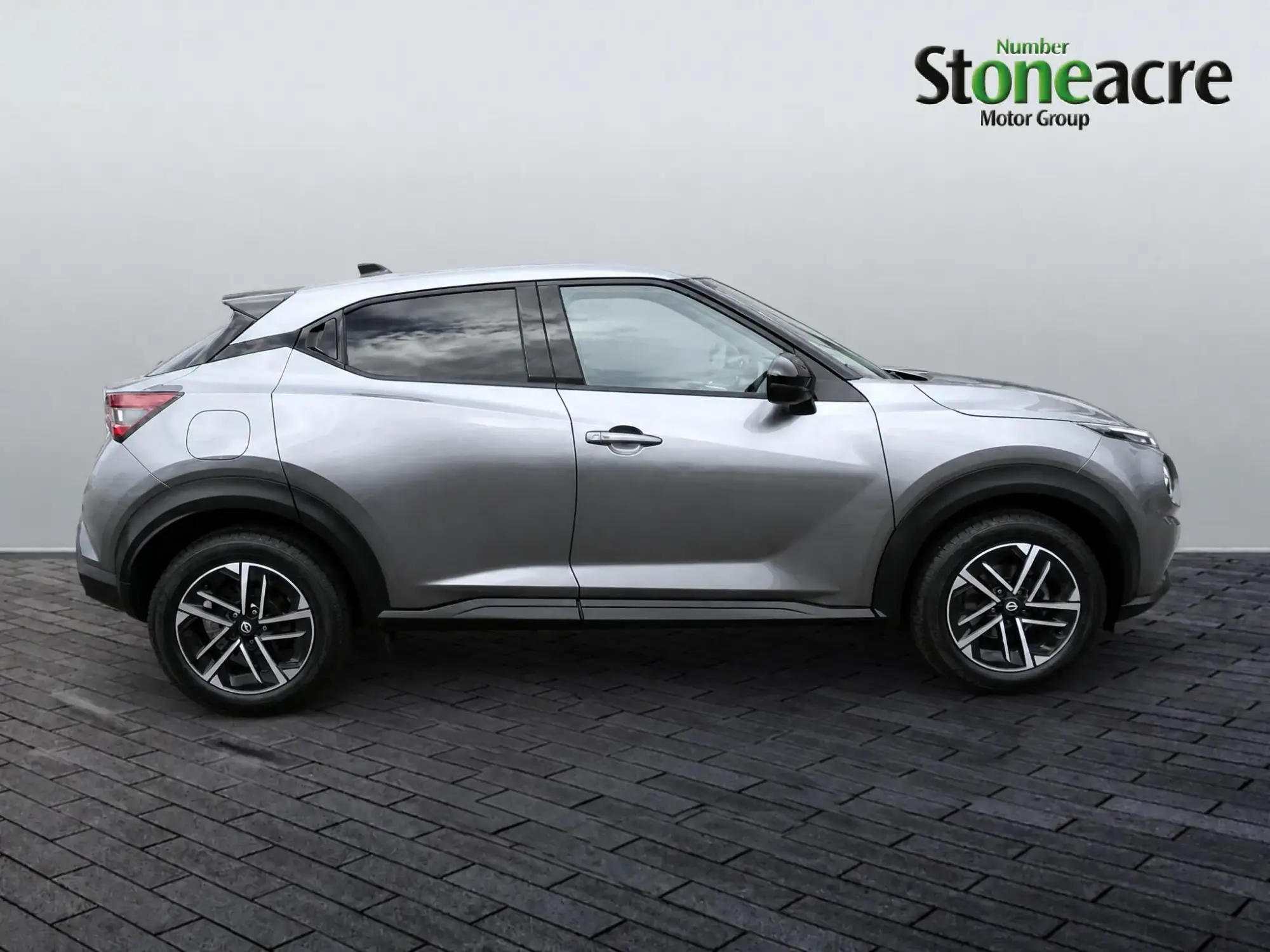 Nissan Juke 1.0 DIG-T N-Connecta DCT Auto Euro 6 (s/s) 5dr DV24GNO Image 2 Nissan Juke 1.0 DIG-T N-Connecta DCT Auto Euro 6 (s/s) 5dr DV24GNO Image 2